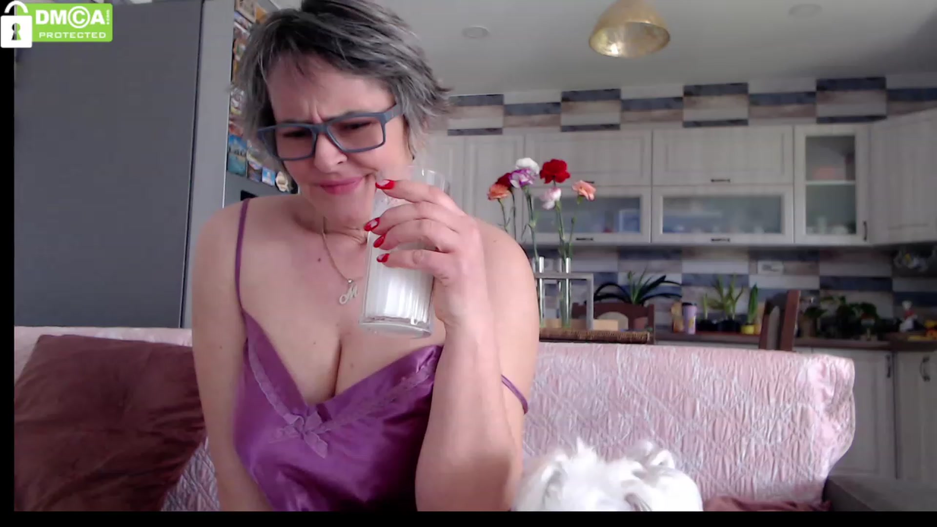 Gallery image thumbnail from silverjewel's myfreecams stream on, 03/17/2023, 11:28 image 7 of 20