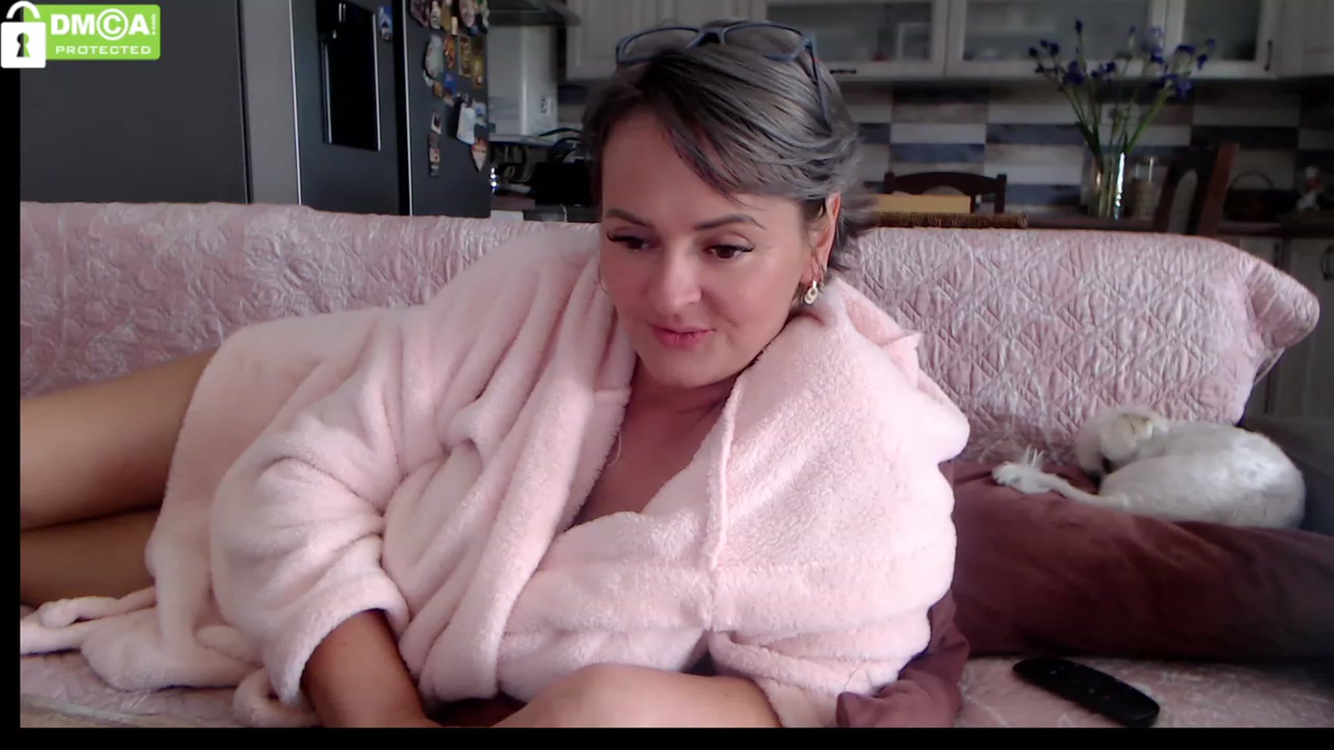 Gallery image thumbnail from silverjewel's myfreecams stream on, 05/16/2023, 12:27 image 18 of 20