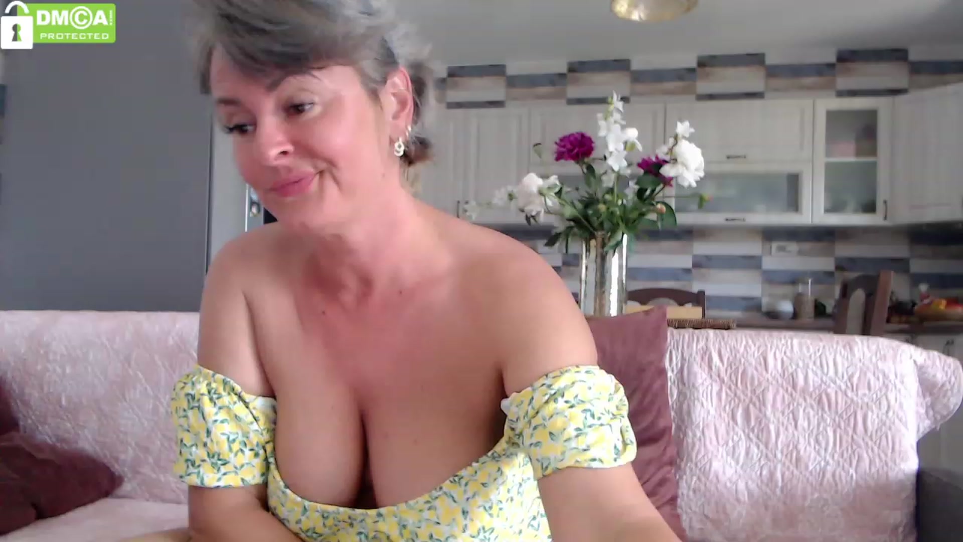Gallery image thumbnail from silverjewel's myfreecams stream on, 05/30/2023, 11:27 image 6 of 20