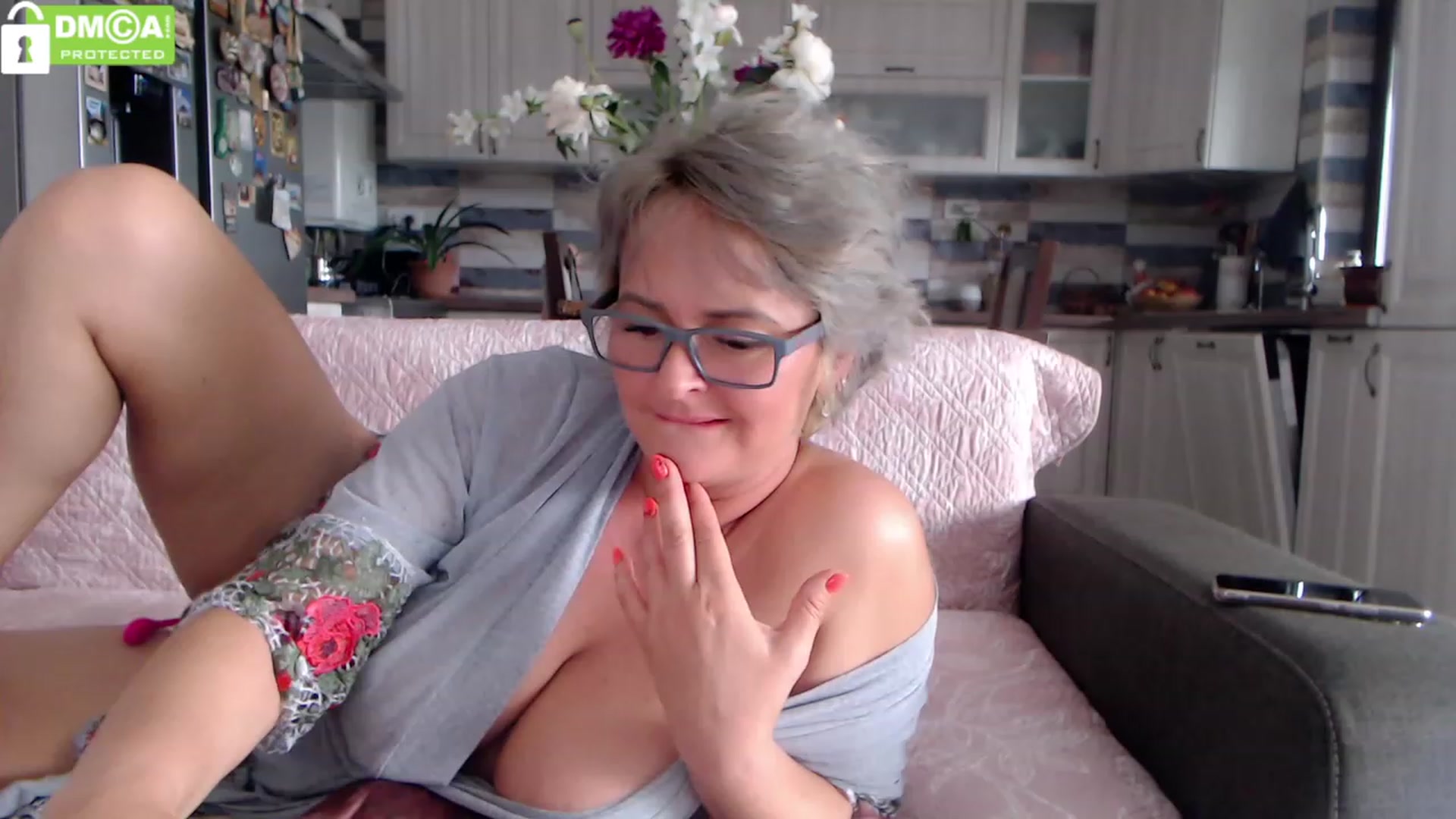 Gallery image thumbnail from silverjewel's myfreecams stream on, 05/31/2023, 12:43 image 12 of 20