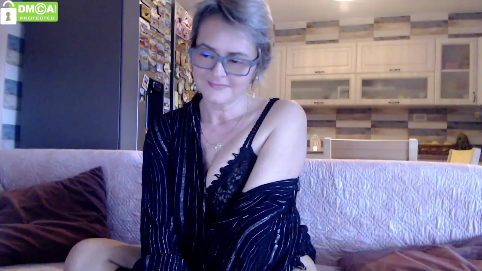 Gallery image thumbnail from silverjewel's myfreecams stream on, 11/24/2023, 10:17 image 6 of 20