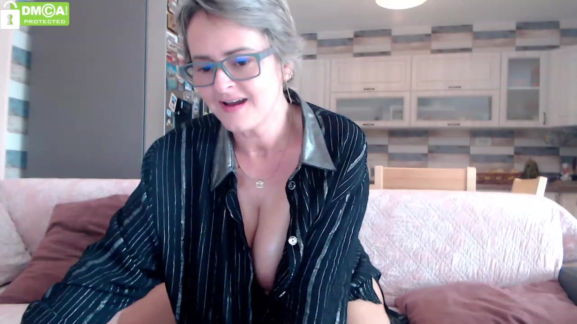 Gallery image thumbnail from silverjewel's myfreecams stream on, 11/24/2023, 11:43 image 8 of 20