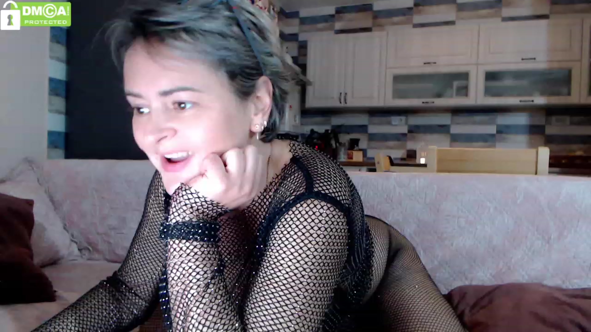 Gallery image thumbnail from silverjewel's myfreecams stream on, 11/24/2023, 18:27 image 3 of 20