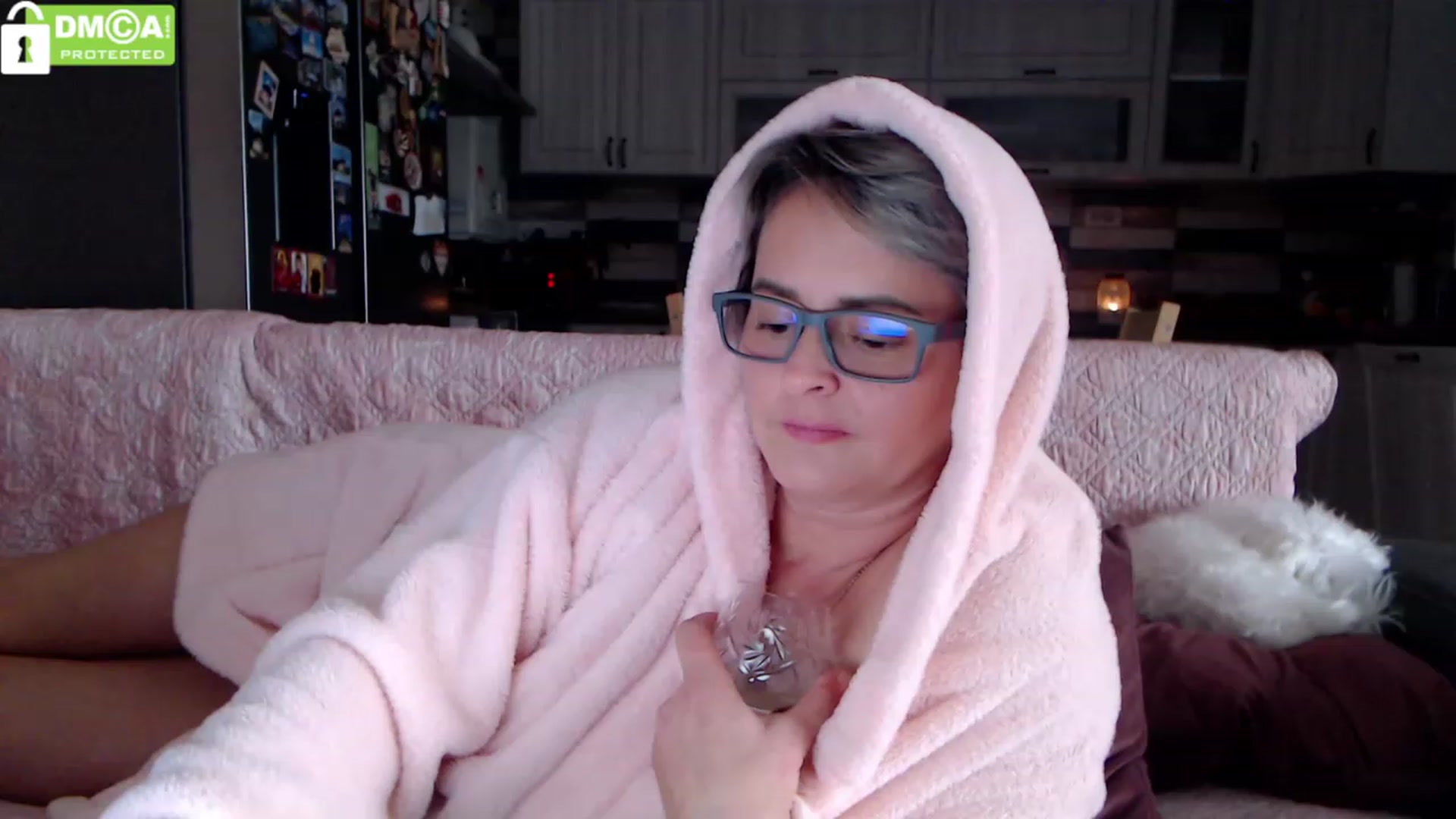 Gallery image thumbnail from silverjewel's myfreecams stream on, 11/28/2023, 13:16 image 16 of 20