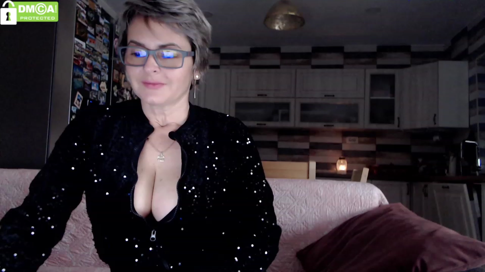 Gallery image thumbnail from silverjewel's myfreecams stream on, 12/05/2023, 09:50 image 1 of 20