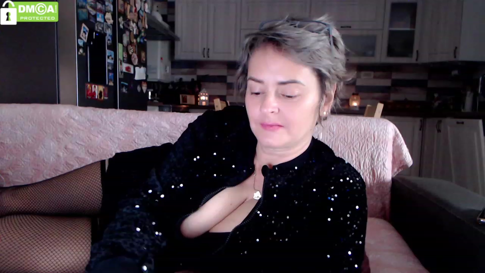 Gallery image thumbnail from silverjewel's myfreecams stream on, 12/05/2023, 09:50 image 5 of 20