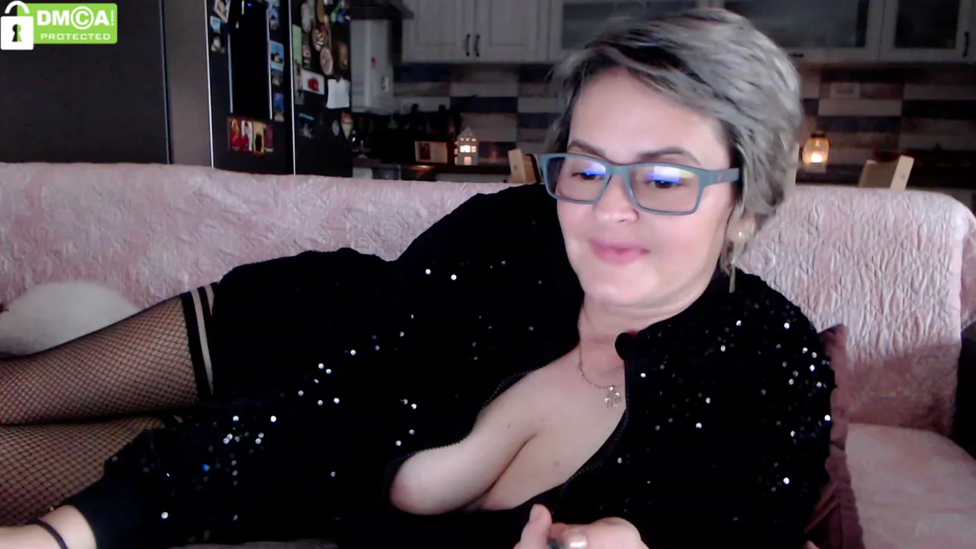 Gallery image thumbnail from silverjewel's myfreecams stream on, 12/05/2023, 13:37 image 2 of 20