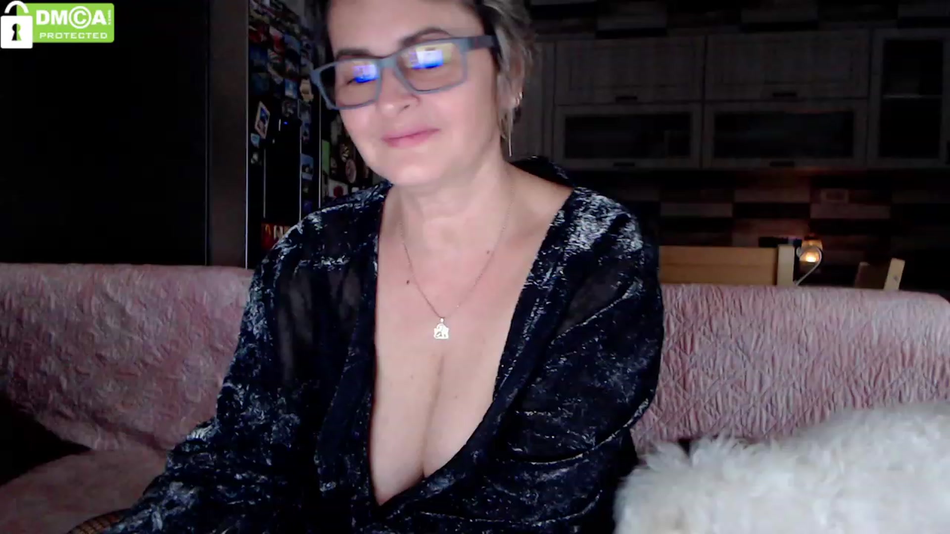 Gallery image thumbnail from silverjewel's myfreecams stream on, 12/05/2023, 13:37 image 19 of 20