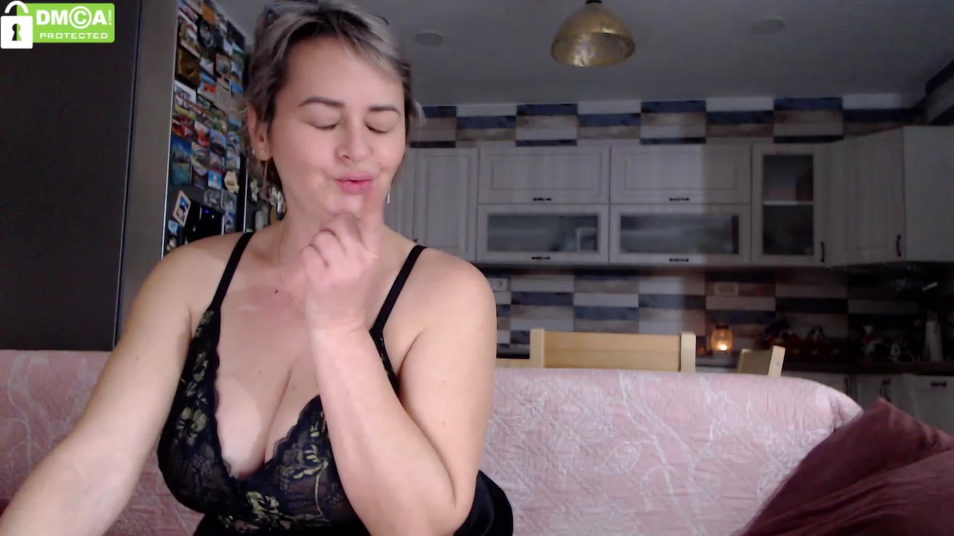 Gallery image thumbnail from silverjewel's myfreecams stream on, 12/06/2023, 10:18 image 20 of 20