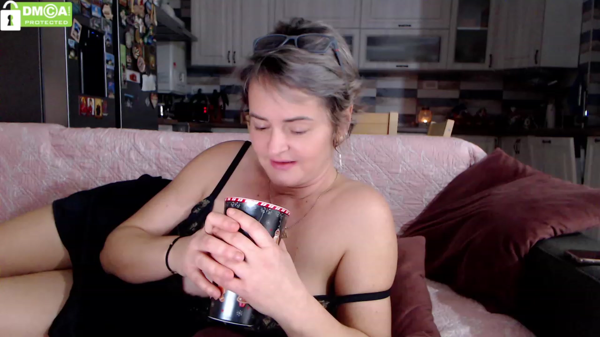 Gallery image thumbnail from silverjewel's myfreecams stream on, 12/06/2023, 10:37 image 16 of 20