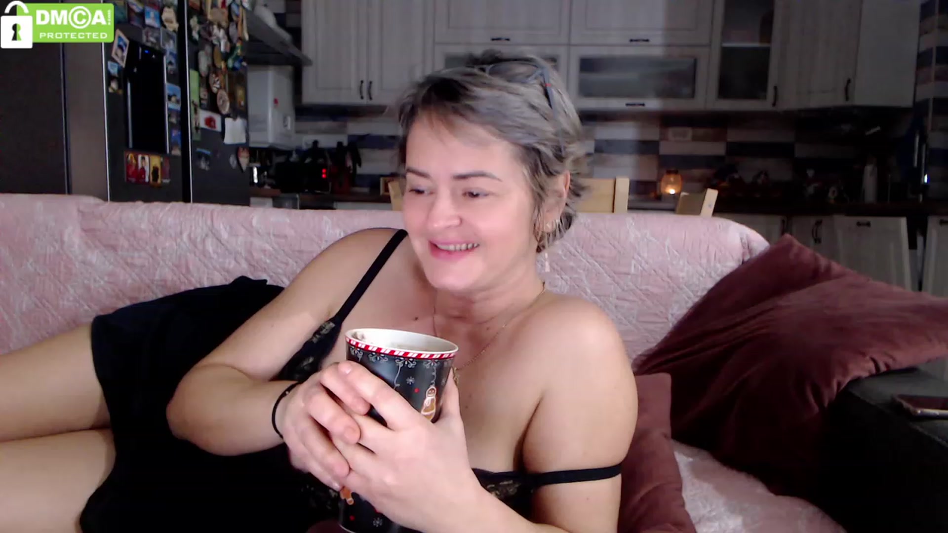 Gallery image thumbnail from silverjewel's myfreecams stream on, 12/06/2023, 10:37 image 18 of 20