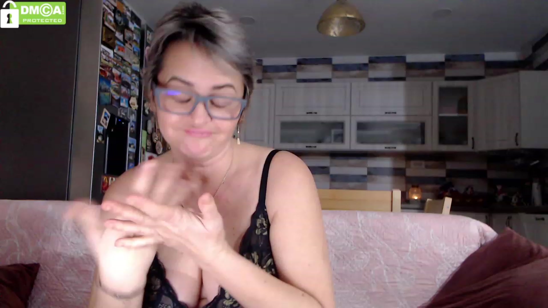 Gallery image thumbnail from silverjewel's myfreecams stream on, 12/06/2023, 11:19 image 8 of 20