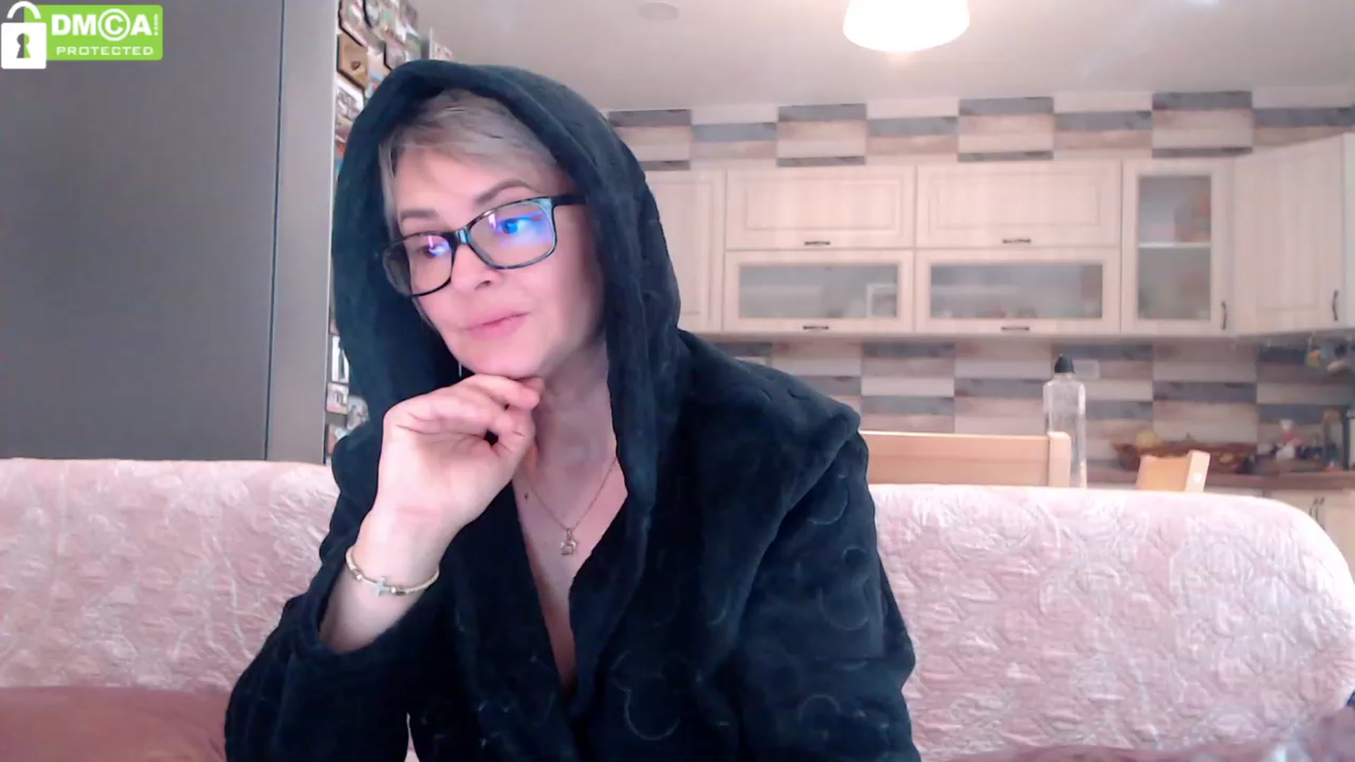 Gallery image thumbnail from silverjewel's myfreecams stream on, 12/12/2023, 13:18 image 17 of 20