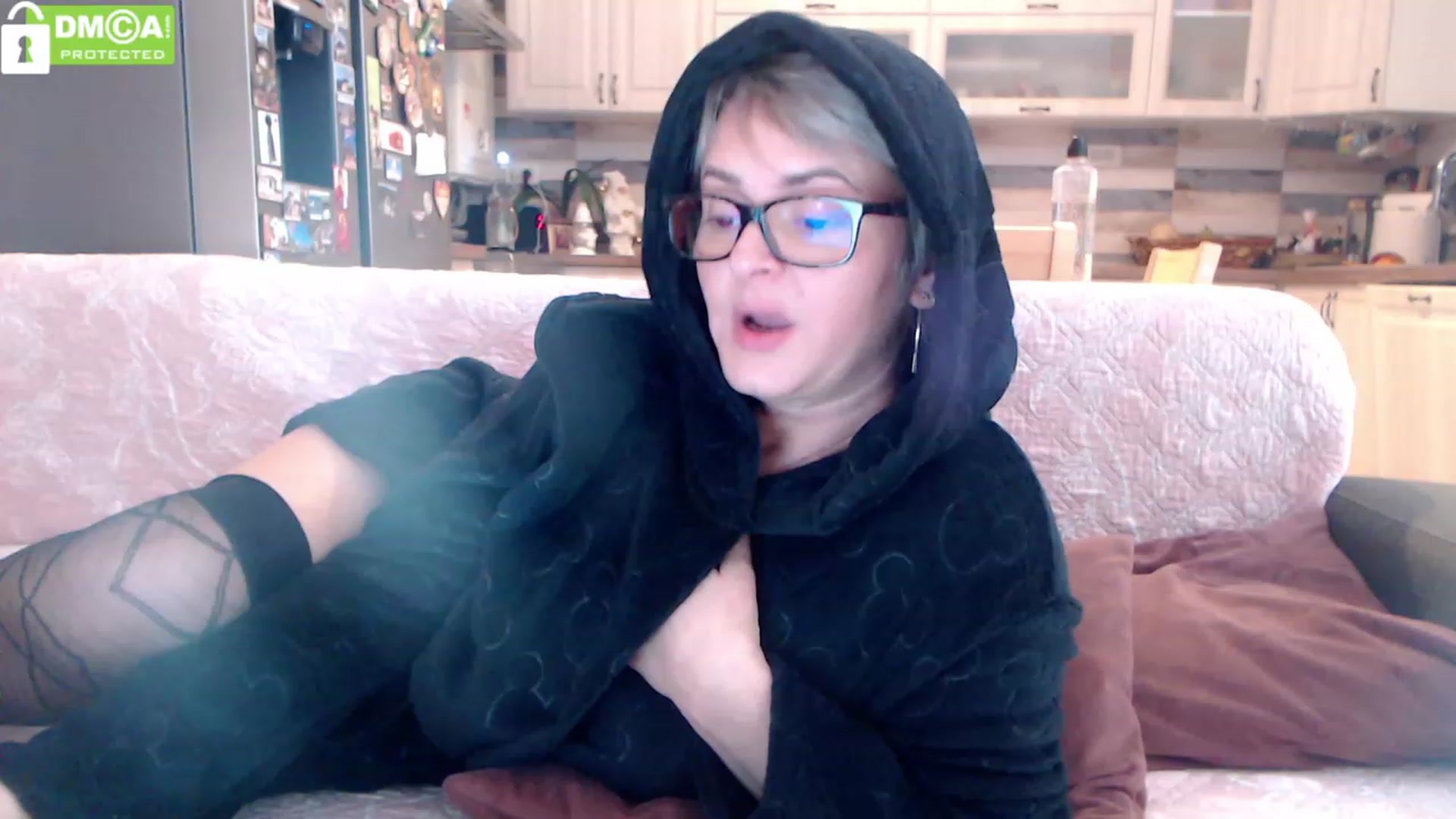 Gallery image thumbnail from silverjewel's myfreecams stream on, 12/12/2023, 13:18 image 18 of 20
