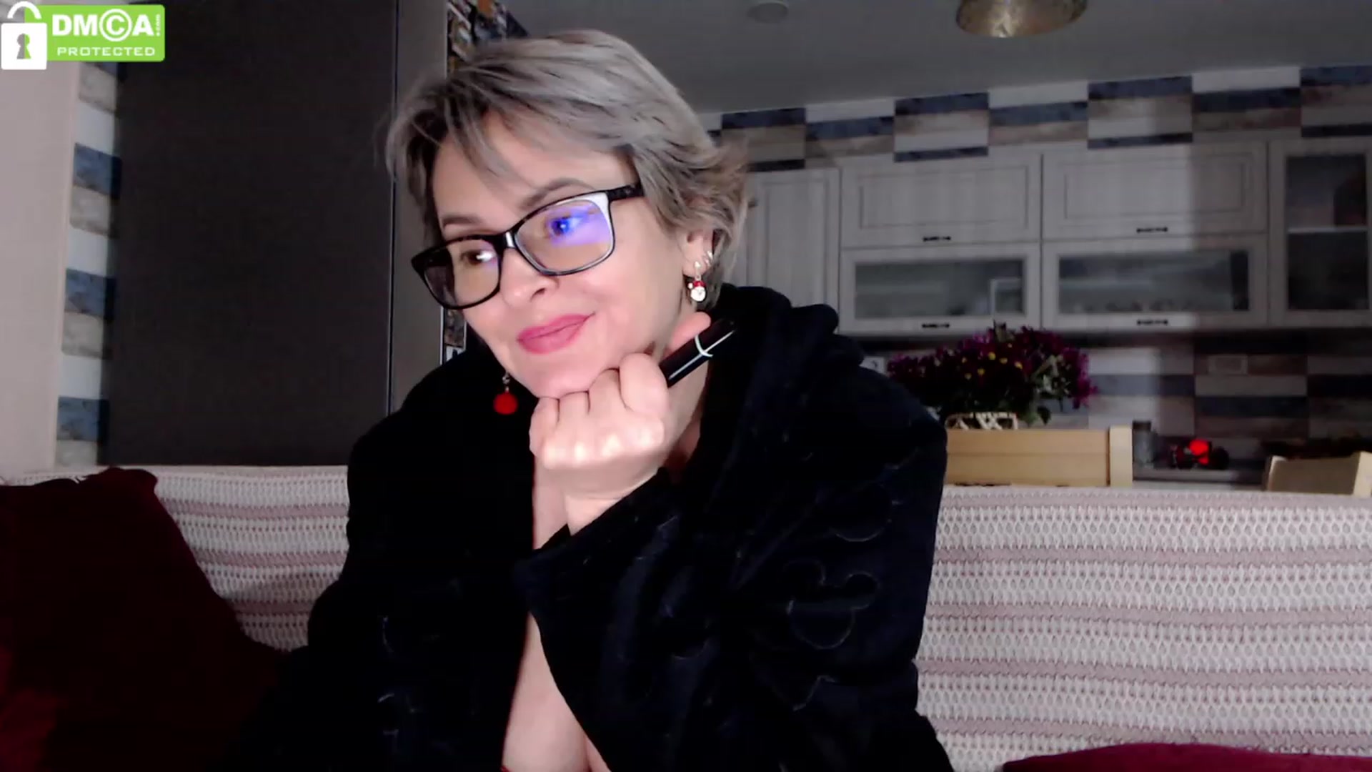 Gallery image thumbnail from silverjewel's myfreecams stream on, 12/15/2023, 12:57 image 7 of 20