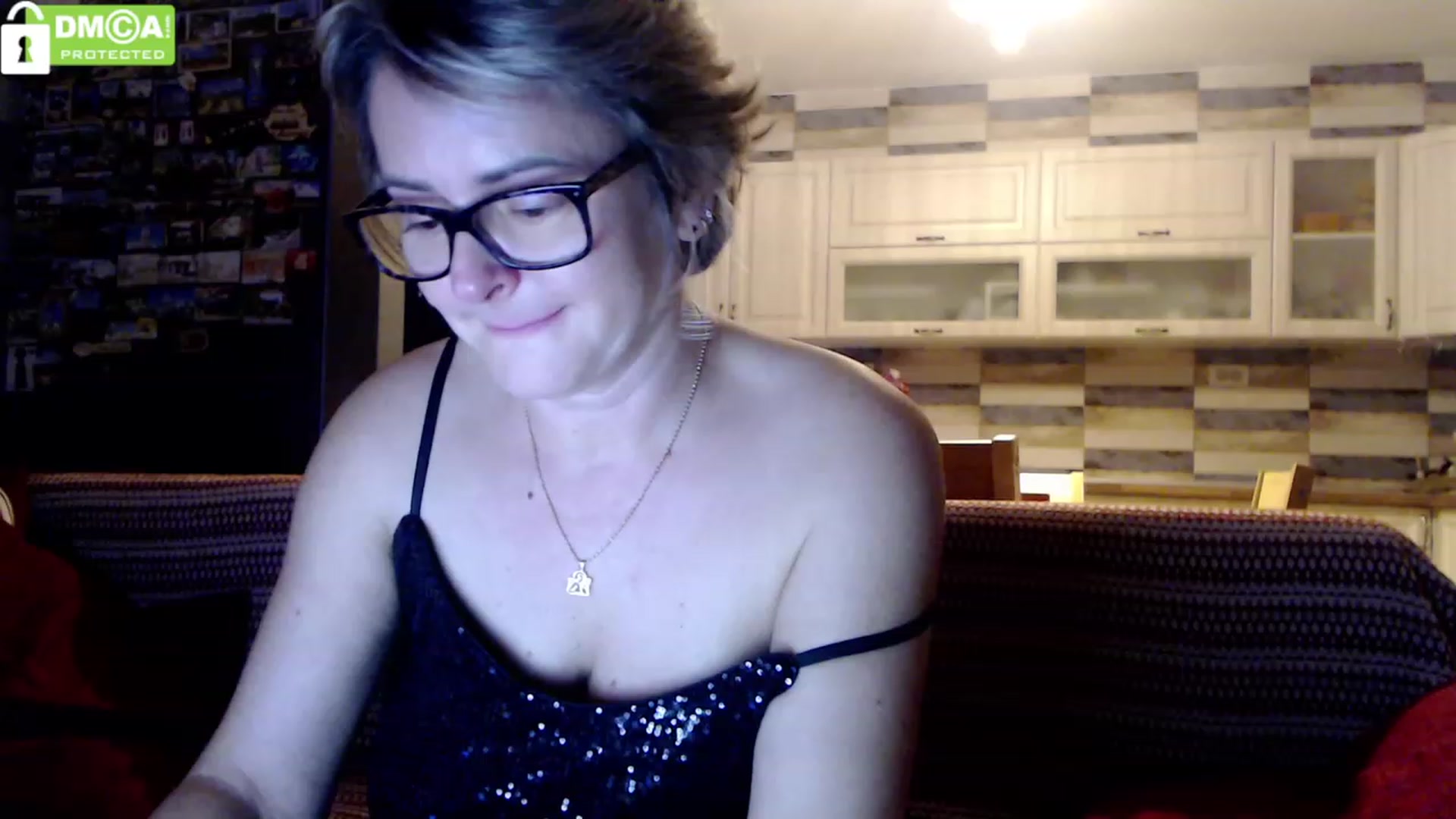 Gallery image thumbnail from silverjewel's myfreecams stream on, 12/25/2023, 16:31 image 6 of 20