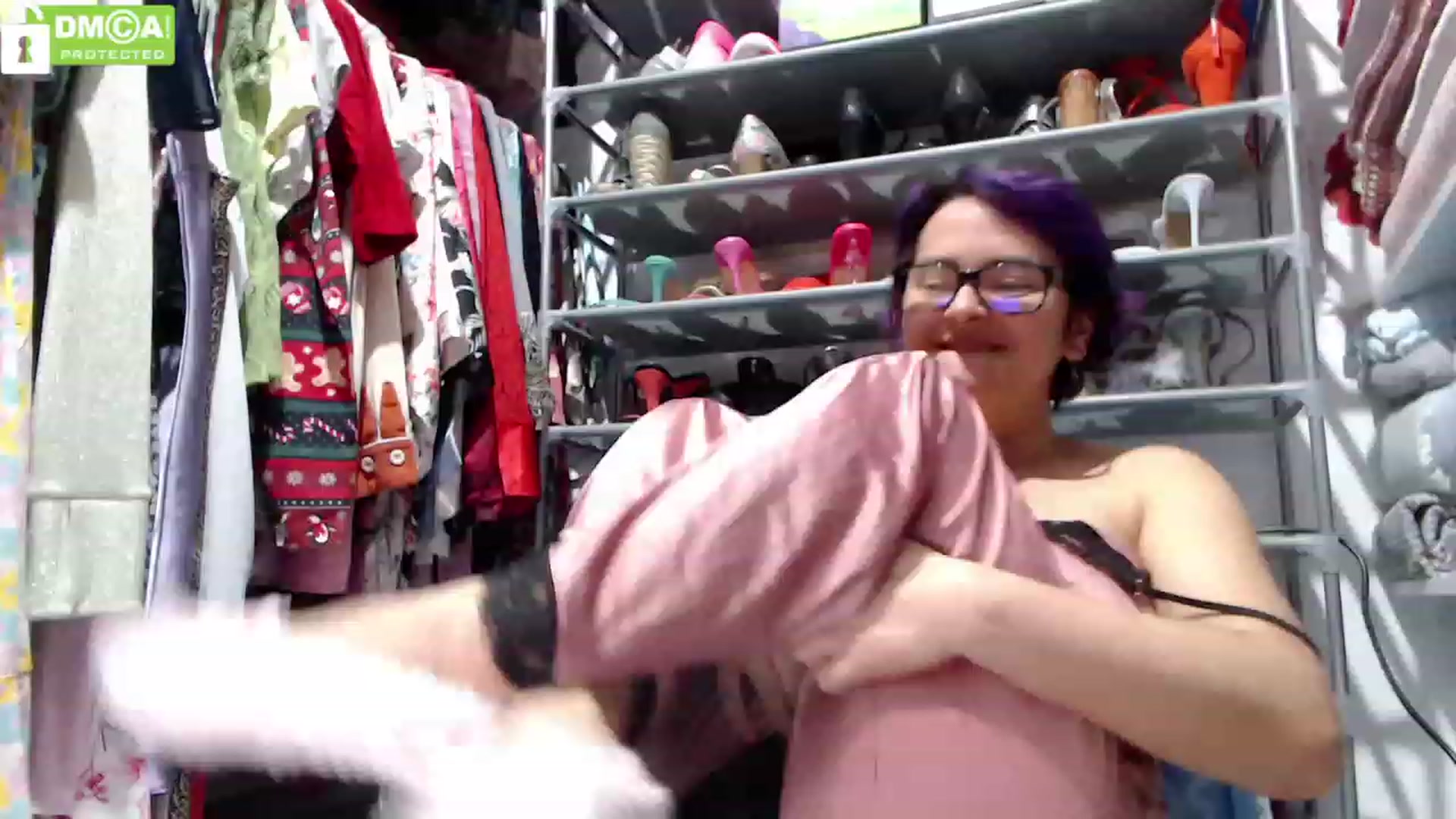 Gallery image thumbnail from silverjewel's myfreecams stream on, 01/12/2024, 10:42 image 4 of 20