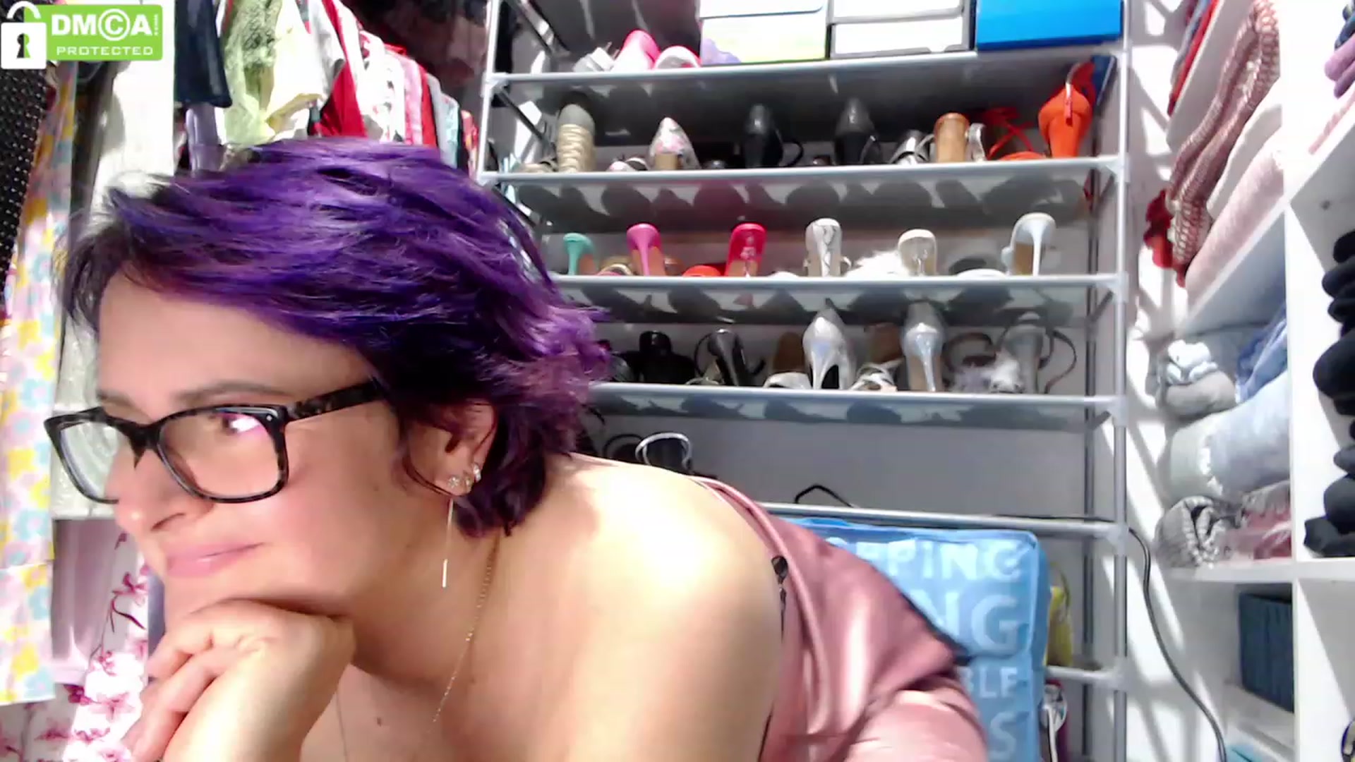 Gallery image thumbnail from silverjewel's myfreecams stream on, 01/12/2024, 10:42 image 13 of 20