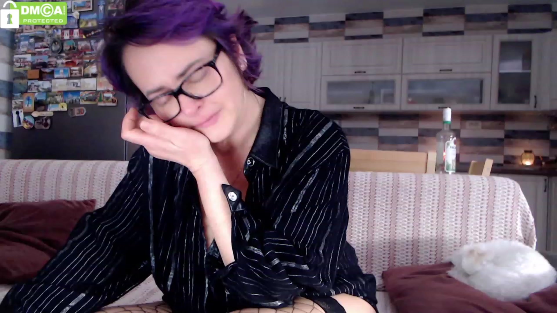Gallery image thumbnail from silverjewel's myfreecams stream on, 01/18/2024, 12:19 image 6 of 20