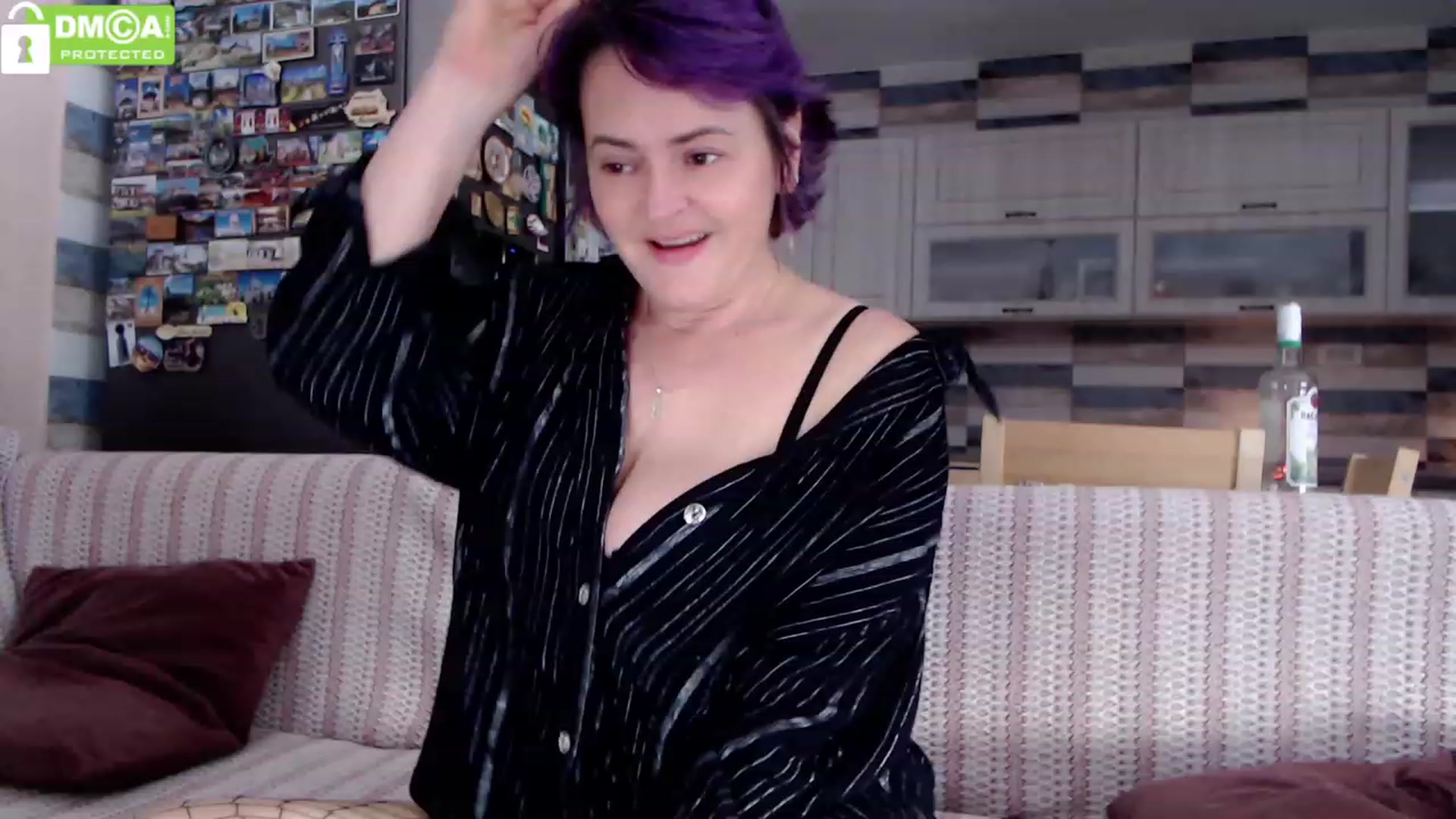 Gallery image thumbnail from silverjewel's myfreecams stream on, 01/18/2024, 12:19 image 12 of 20