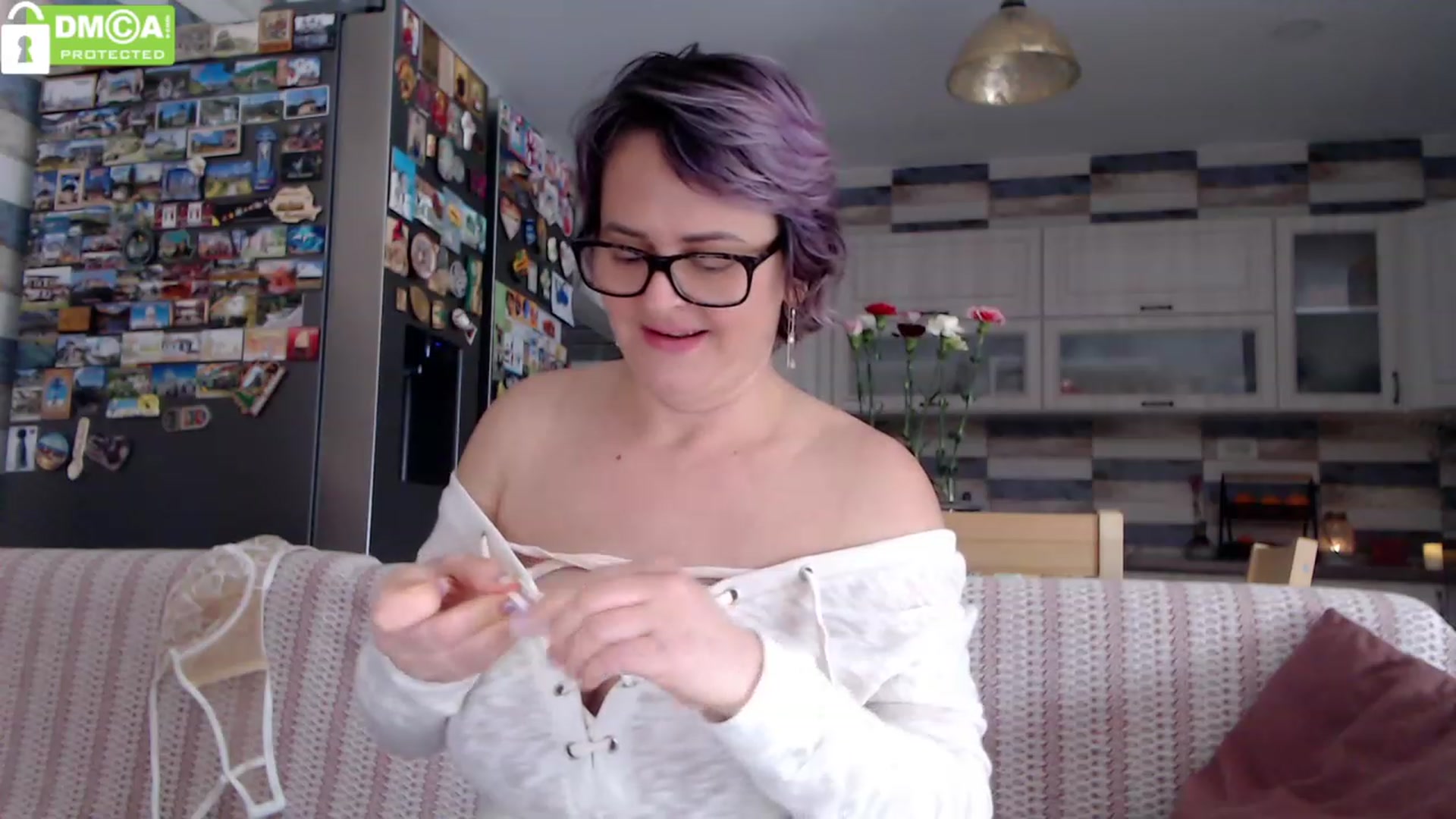 Gallery image thumbnail from silverjewel's myfreecams stream on, 02/15/2024, 11:37 image 12 of 20