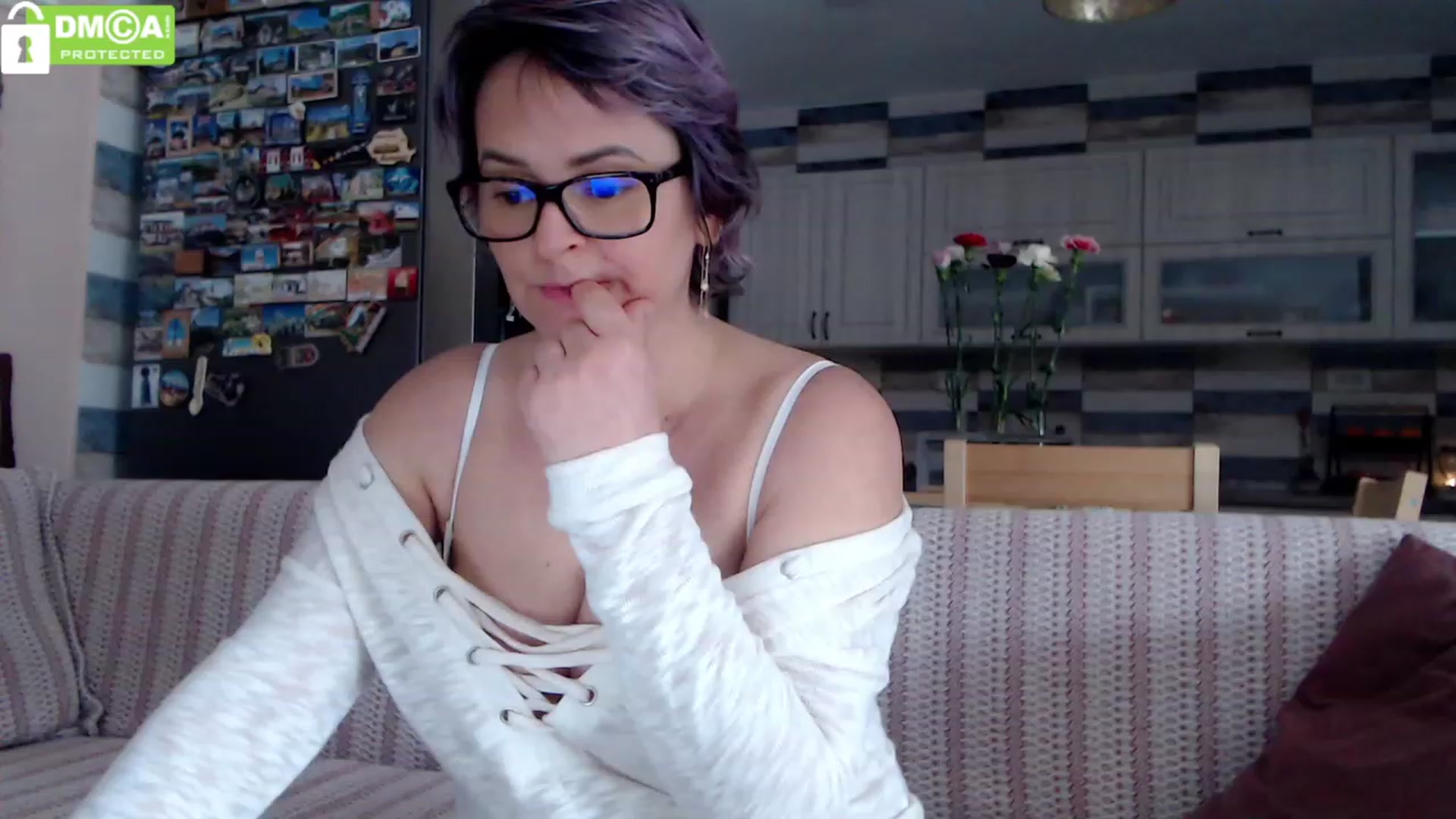 Gallery image thumbnail from silverjewel's myfreecams stream on, 02/15/2024, 11:37 image 4 of 20