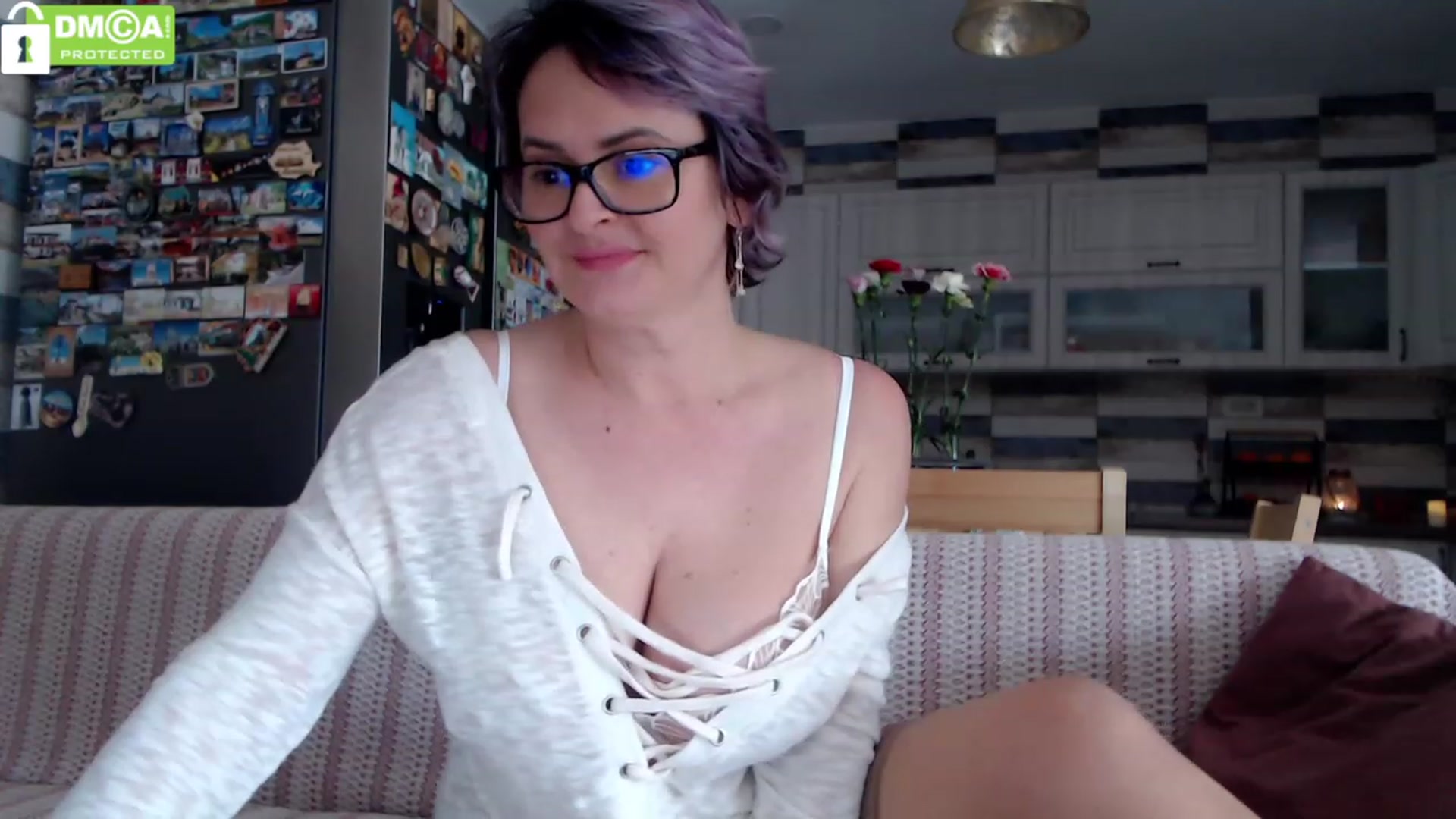 Gallery image thumbnail from silverjewel's myfreecams stream on, 02/15/2024, 11:37 image 10 of 20