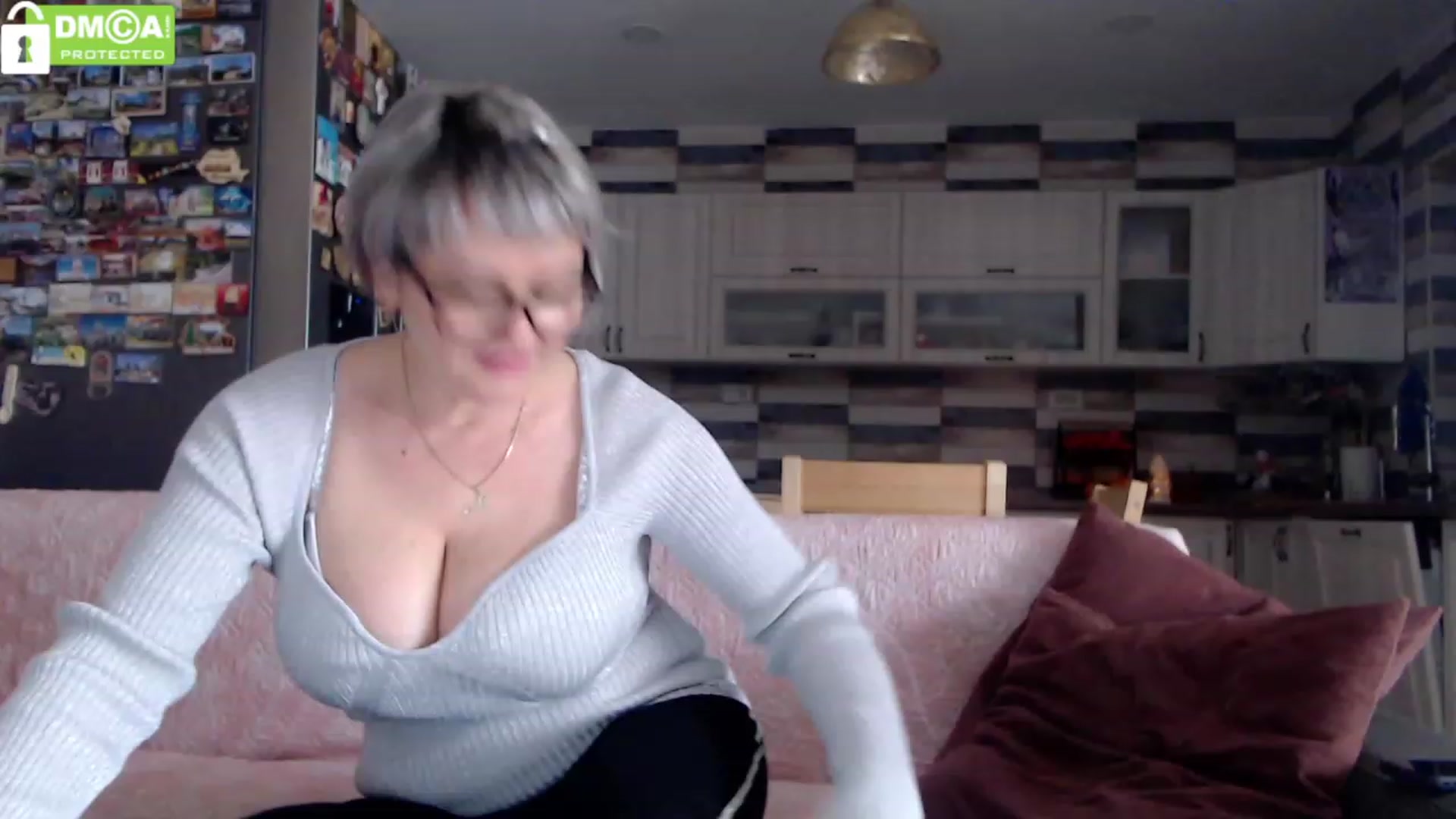 Gallery image thumbnail from silverjewel's myfreecams stream on, 03/01/2024, 11:15 image 6 of 20