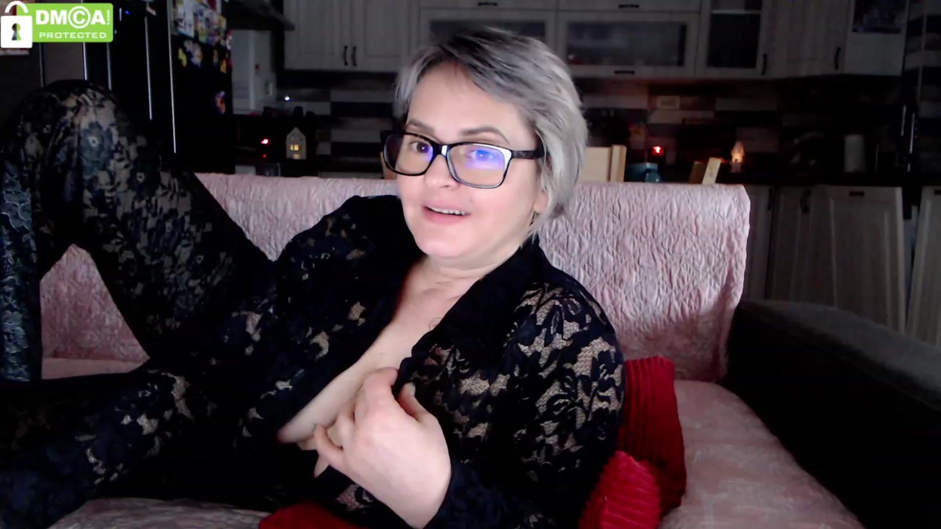 Gallery image thumbnail from silverjewel's myfreecams stream on, 03/12/2024, 11:27 image 16 of 20