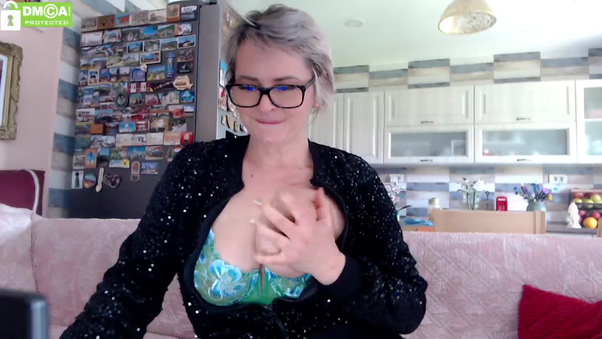 Gallery image thumbnail from silverjewel's myfreecams stream on, 03/22/2024, 10:33 image 12 of 20