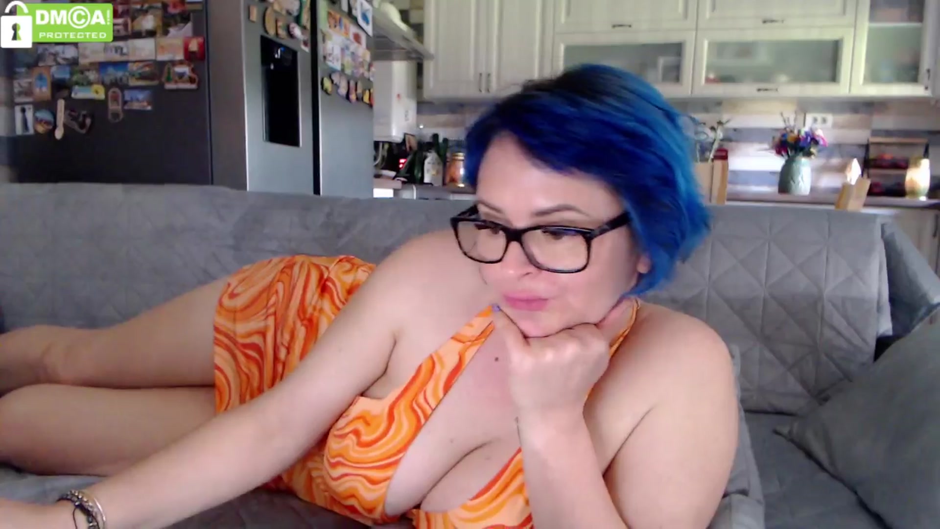 Gallery image thumbnail from silverjewel's myfreecams stream on, 04/02/2024, 08:32 image 15 of 20