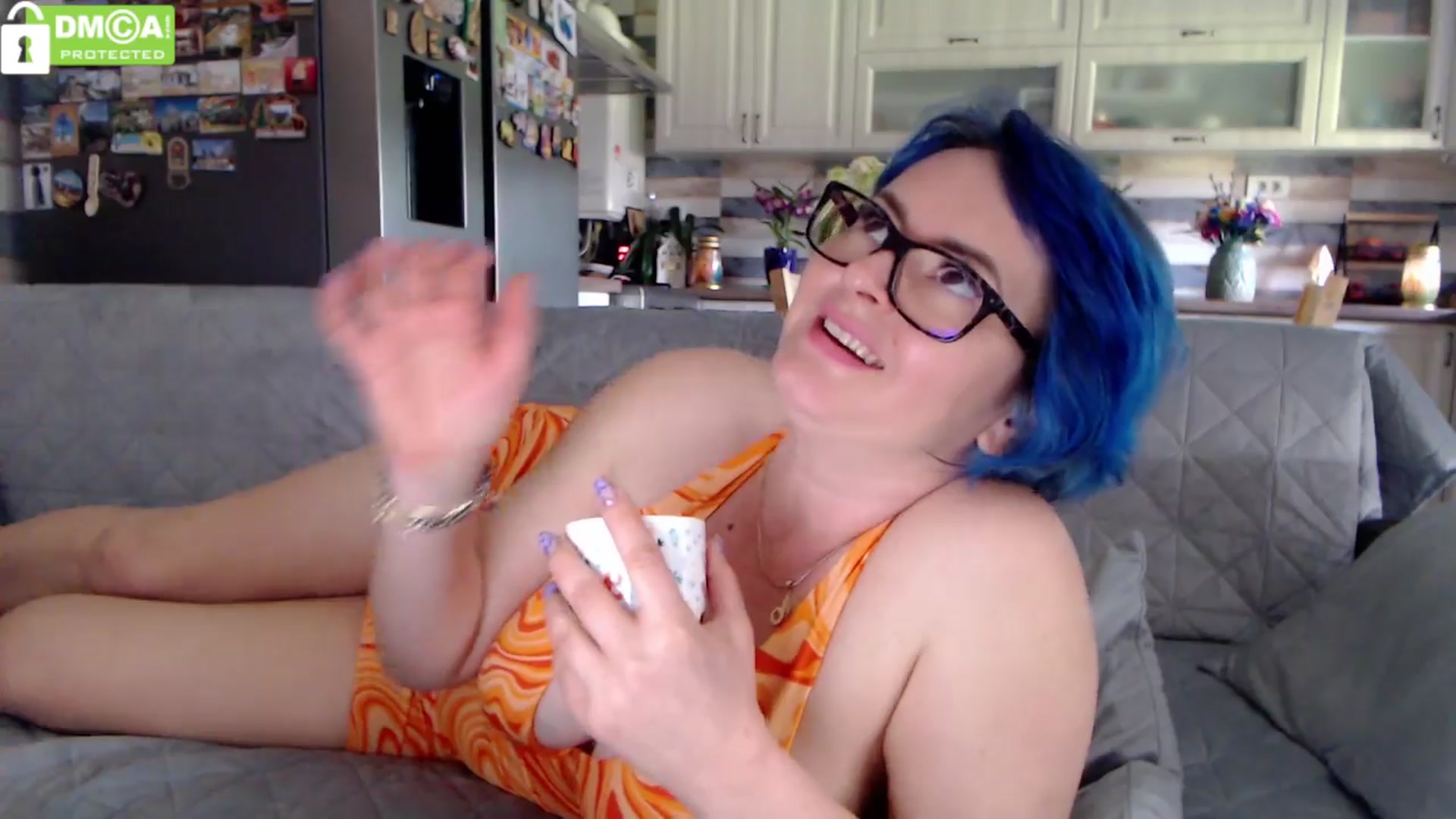 Gallery image thumbnail from silverjewel's myfreecams stream on, 04/02/2024, 08:32 image 14 of 20