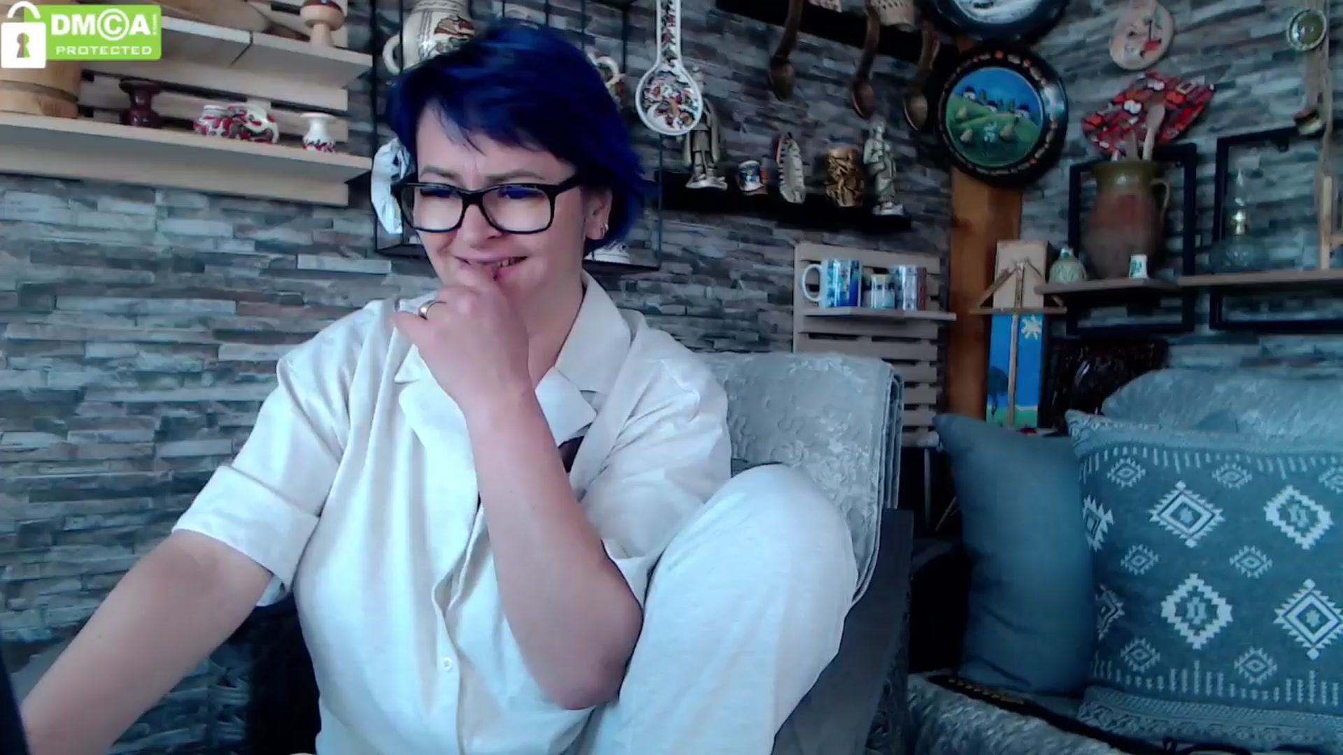 Gallery image thumbnail from silverjewel's myfreecams stream on, 04/05/2024, 08:19 image 18 of 20