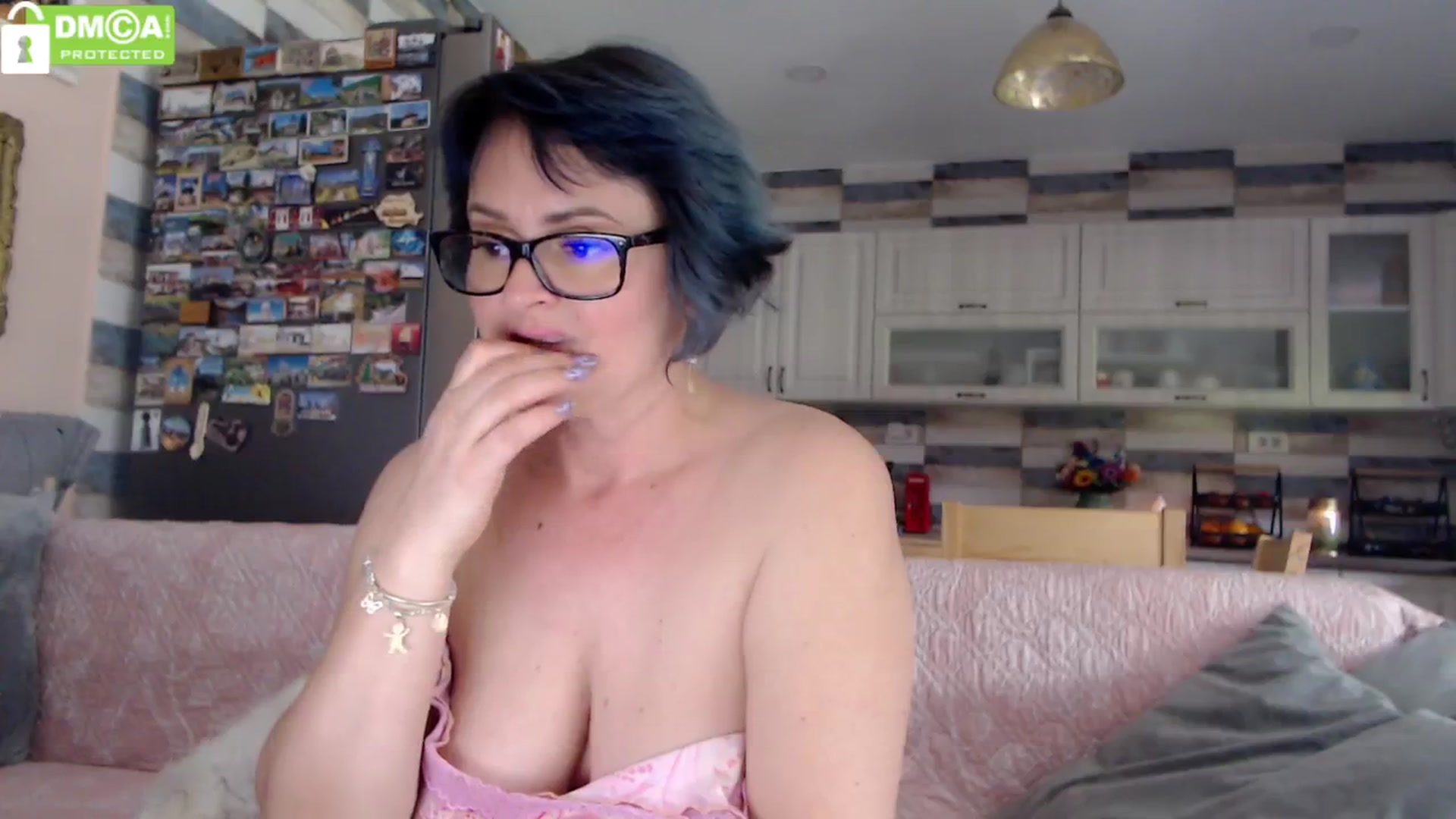 Gallery image thumbnail from silverjewel's myfreecams stream on, 04/16/2024, 09:06 image 4 of 20