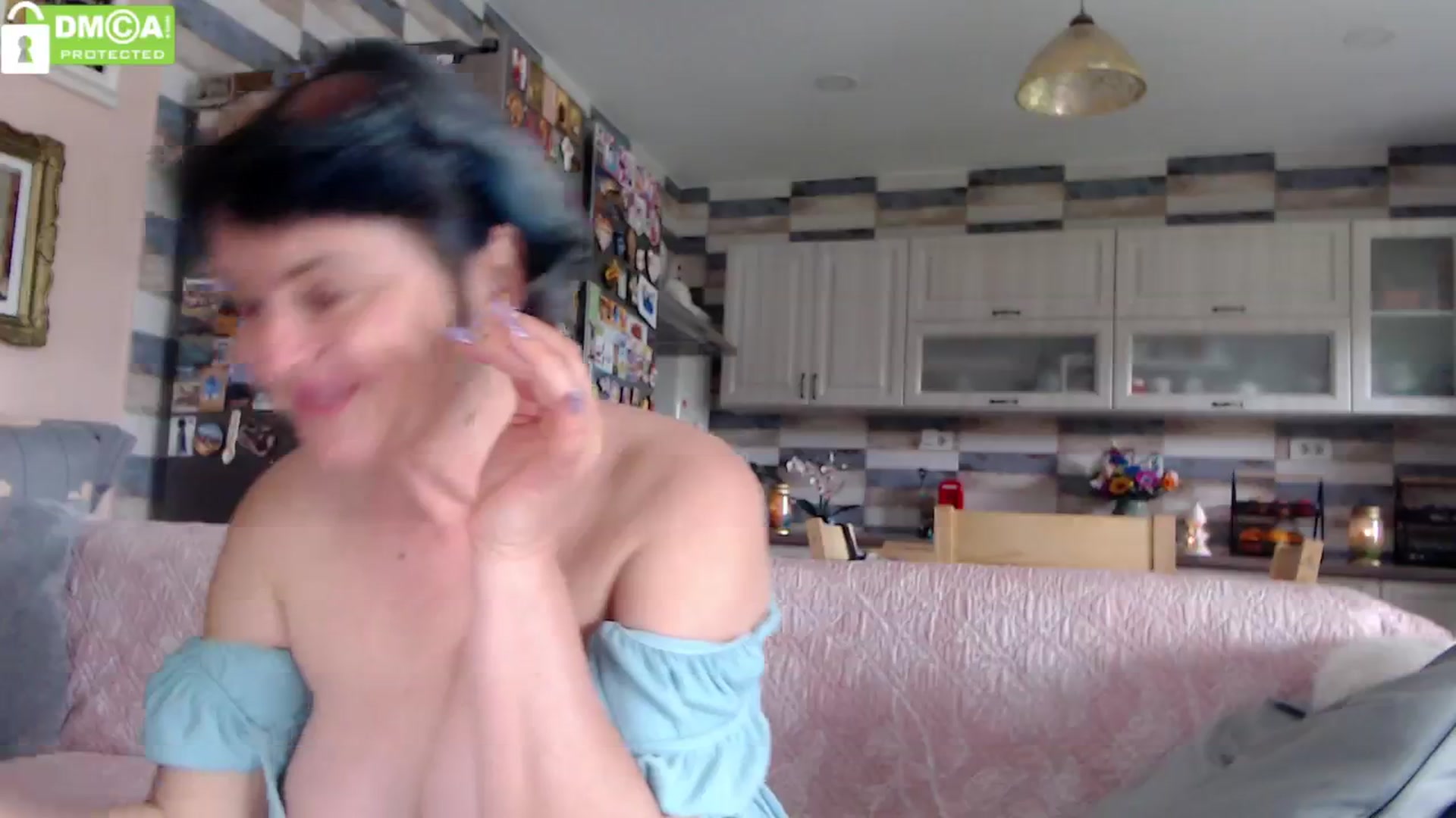 Gallery image thumbnail from silverjewel's myfreecams stream on, 04/17/2024, 10:38 image 10 of 20