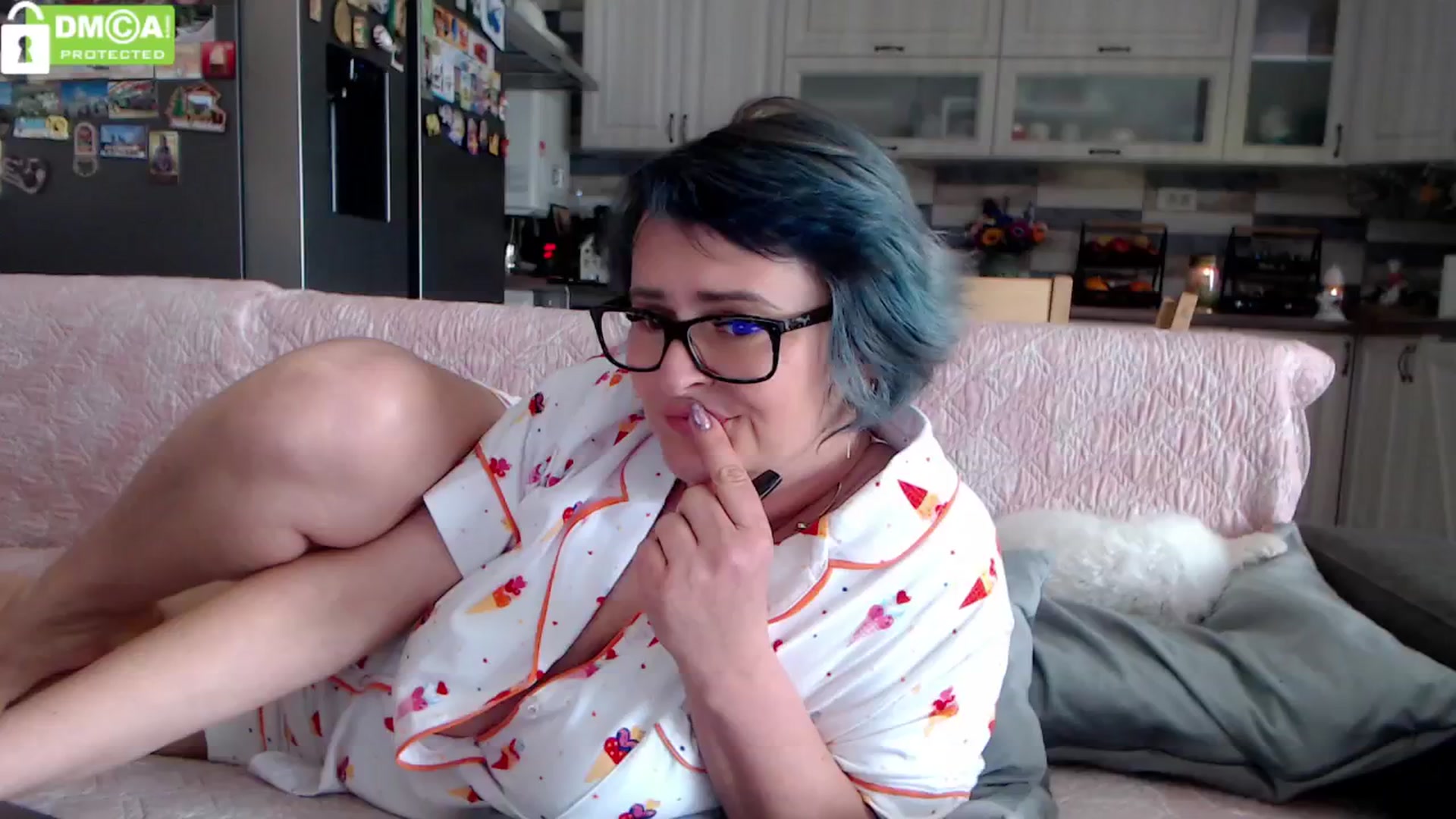 Gallery image thumbnail from silverjewel's myfreecams stream on, 04/23/2024, 10:38 image 9 of 20