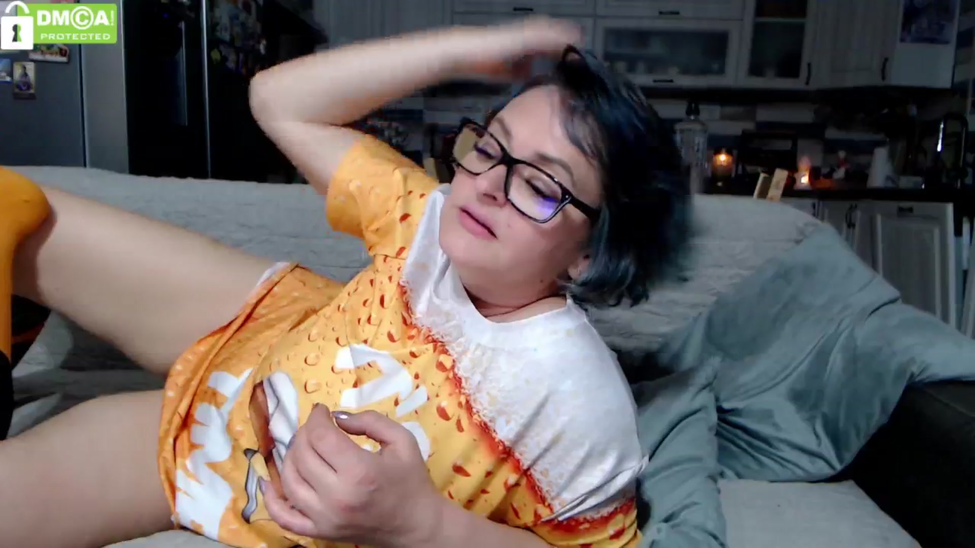 Gallery image thumbnail from silverjewel's myfreecams stream on, 04/26/2024, 20:55 image 10 of 20