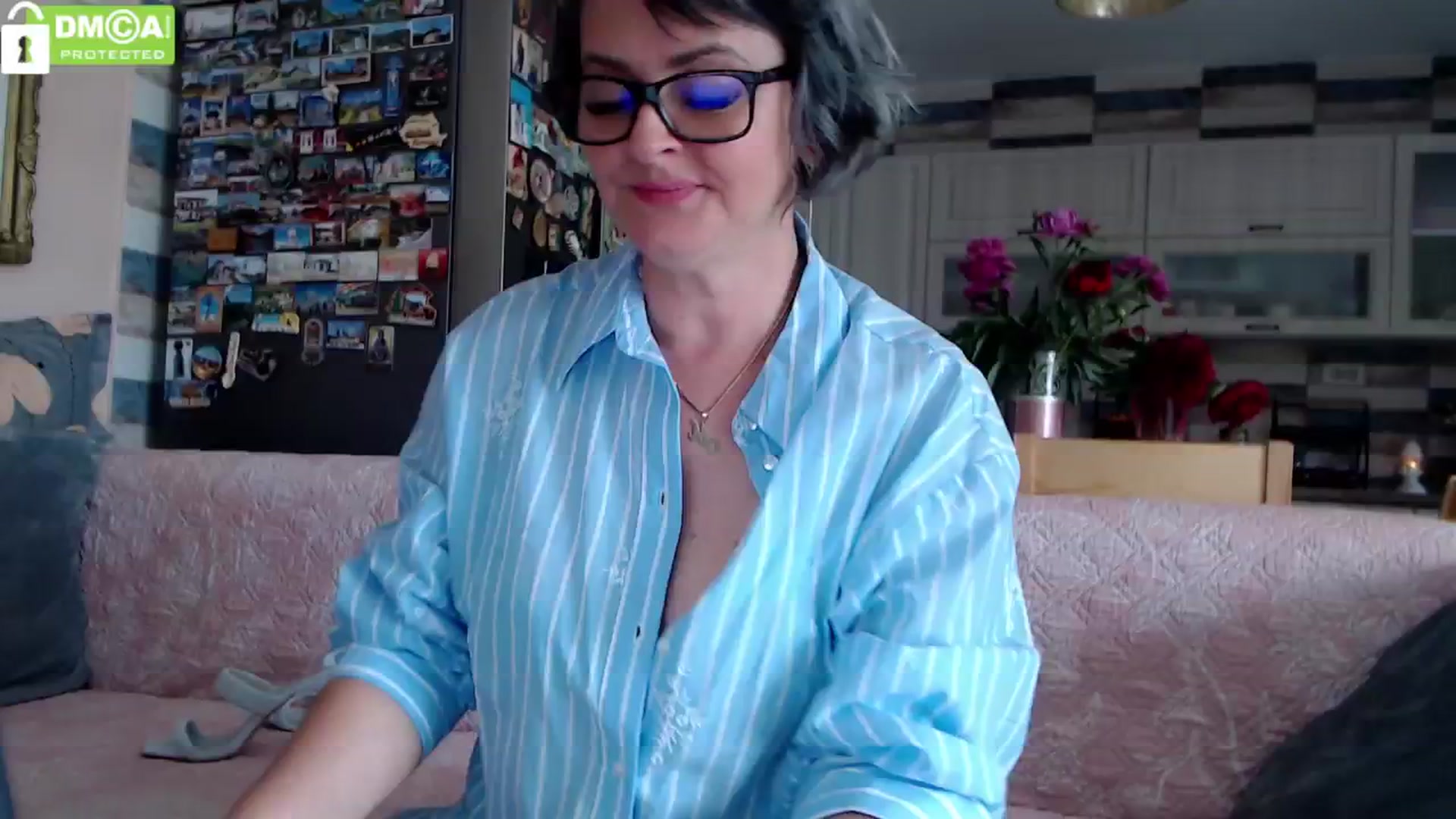 Gallery image thumbnail from silverjewel's myfreecams stream on, 05/09/2024, 08:02 image 16 of 20