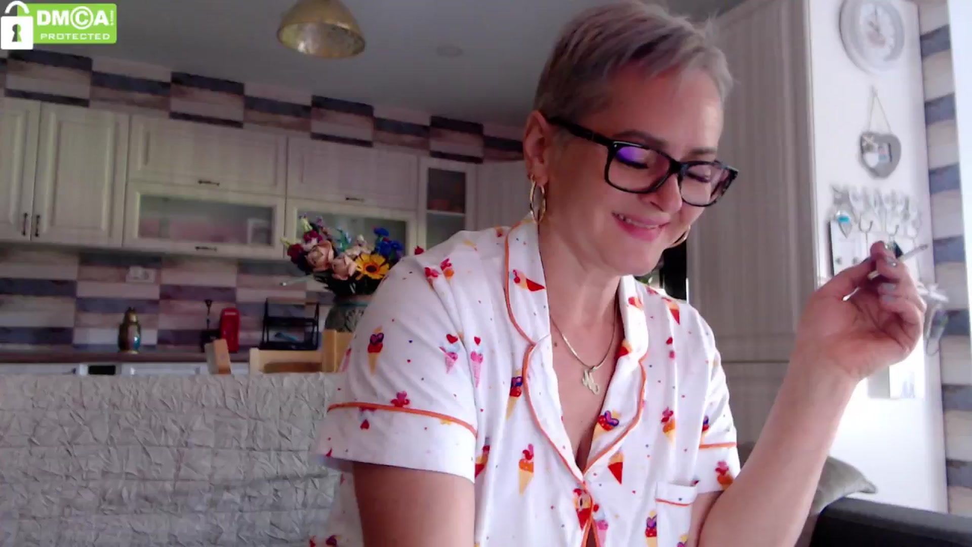 Gallery image thumbnail from silverjewel's myfreecams stream on, 05/17/2024, 10:05 image 3 of 20