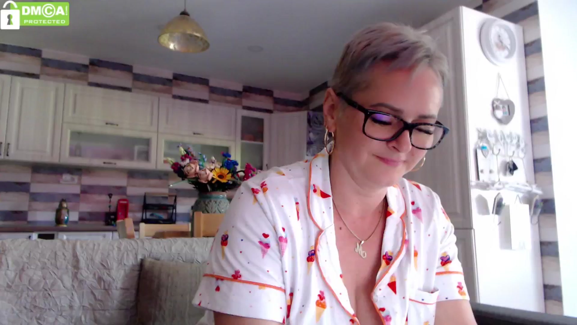 Gallery image thumbnail from silverjewel's myfreecams stream on, 05/17/2024, 10:05 image 11 of 20
