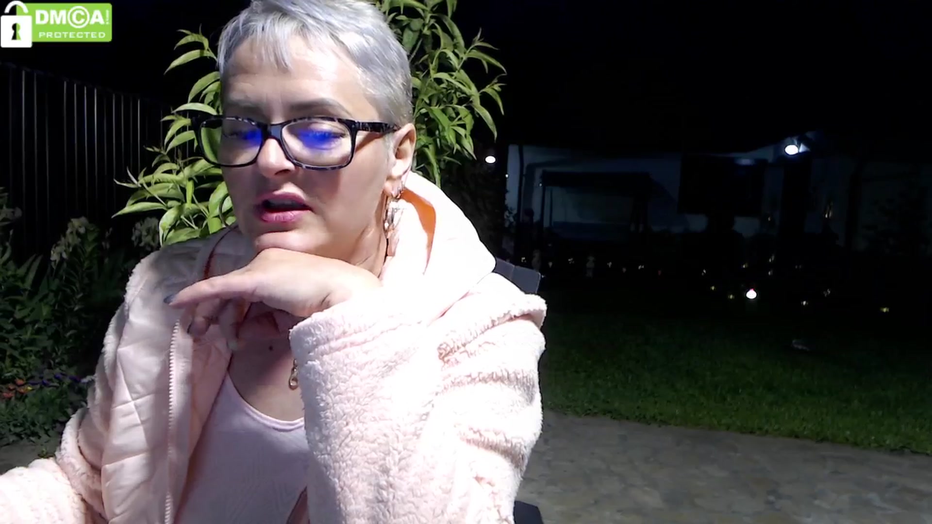 Gallery image thumbnail from silverjewel's myfreecams stream on, 05/17/2024, 18:56 image 18 of 20