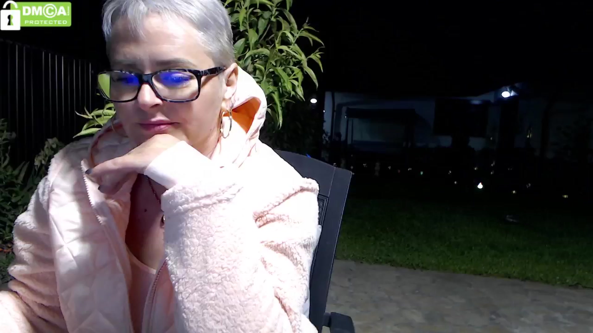 Gallery image thumbnail from silverjewel's myfreecams stream on, 05/17/2024, 19:31 image 9 of 20