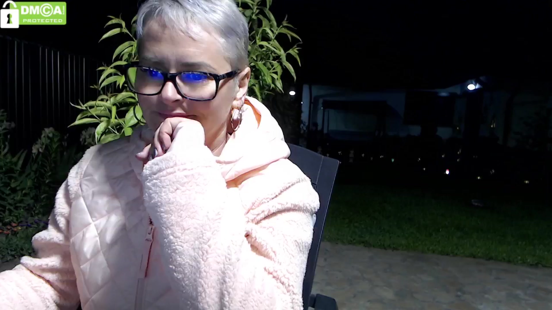 Gallery image thumbnail from silverjewel's myfreecams stream on, 05/17/2024, 19:31 image 18 of 20