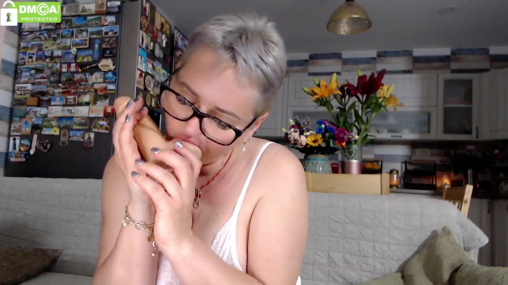 Gallery image thumbnail from silverjewel's myfreecams stream on, 05/18/2024, 19:26 image 15 of 20