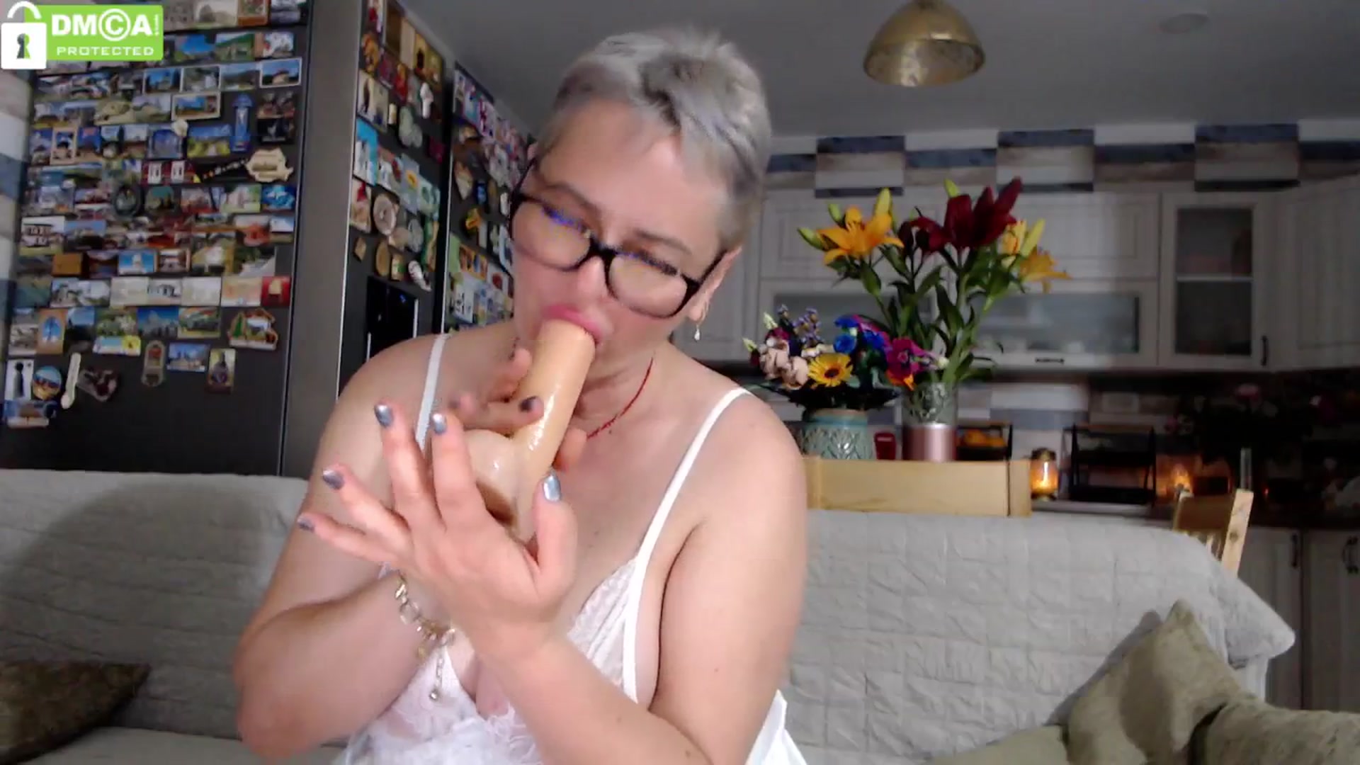 Gallery image thumbnail from silverjewel's myfreecams stream on, 05/18/2024, 19:26 image 14 of 20