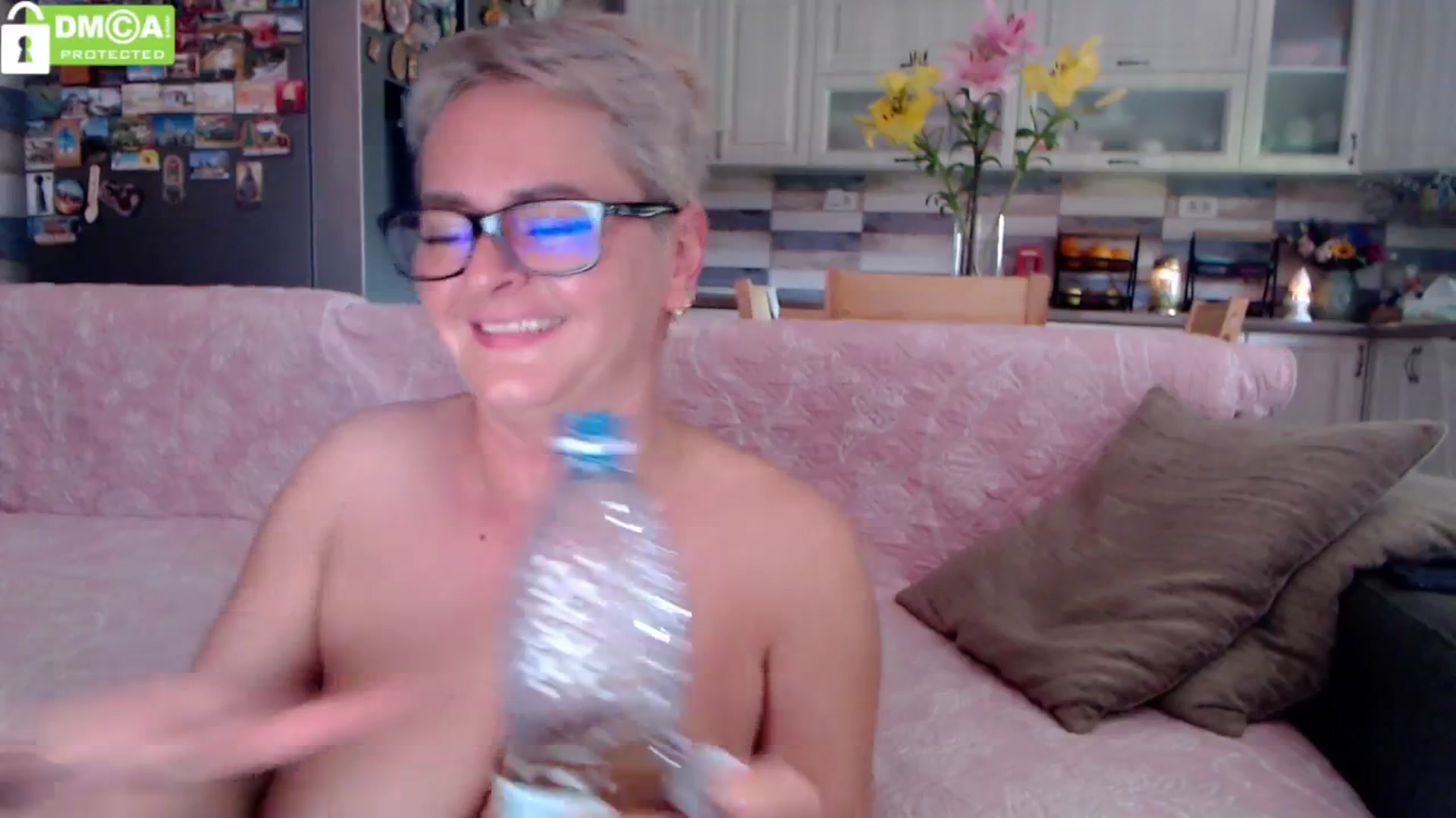 Gallery image thumbnail from silverjewel's myfreecams stream on, 06/04/2024, 11:51 image 14 of 20