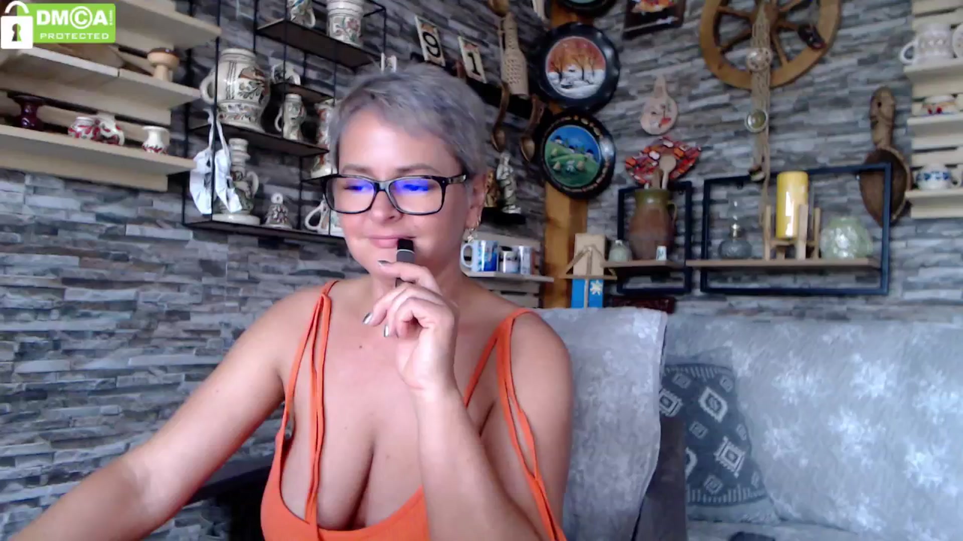 Gallery image thumbnail from silverjewel's myfreecams stream on, 06/08/2024, 10:35 image 7 of 20