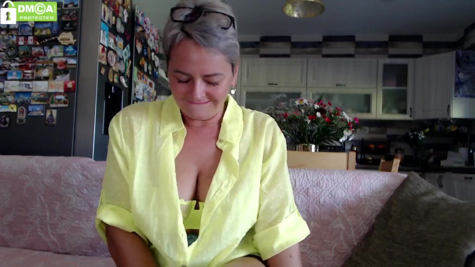 Gallery image thumbnail from silverjewel's myfreecams stream on, 06/17/2024, 07:52 image 16 of 20