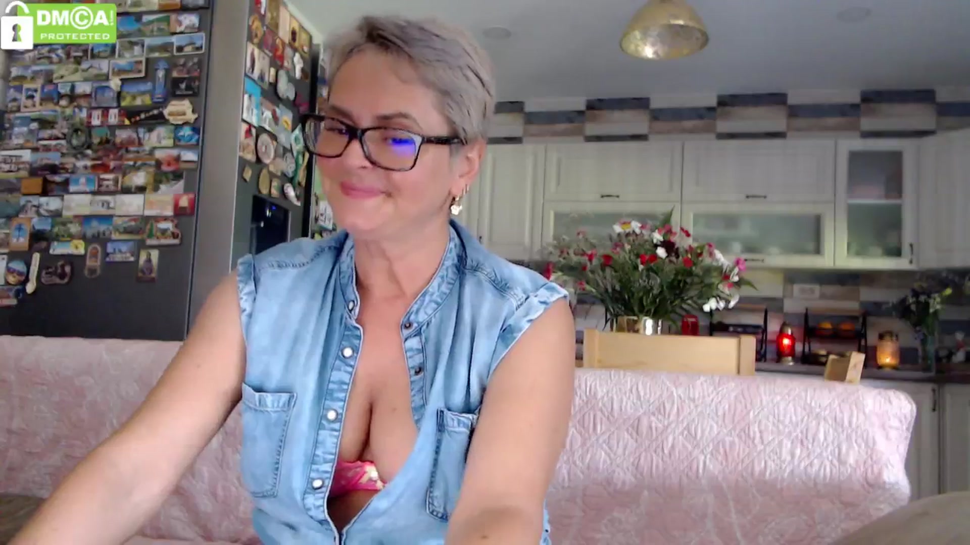 Gallery image thumbnail from silverjewel's myfreecams stream on, 06/18/2024, 09:17 image 7 of 20