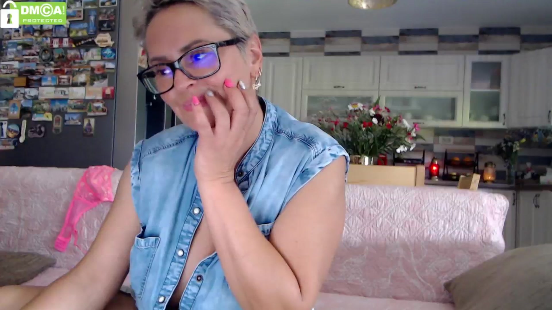 Gallery image thumbnail from silverjewel's myfreecams stream on, 06/18/2024, 11:39 image 3 of 20